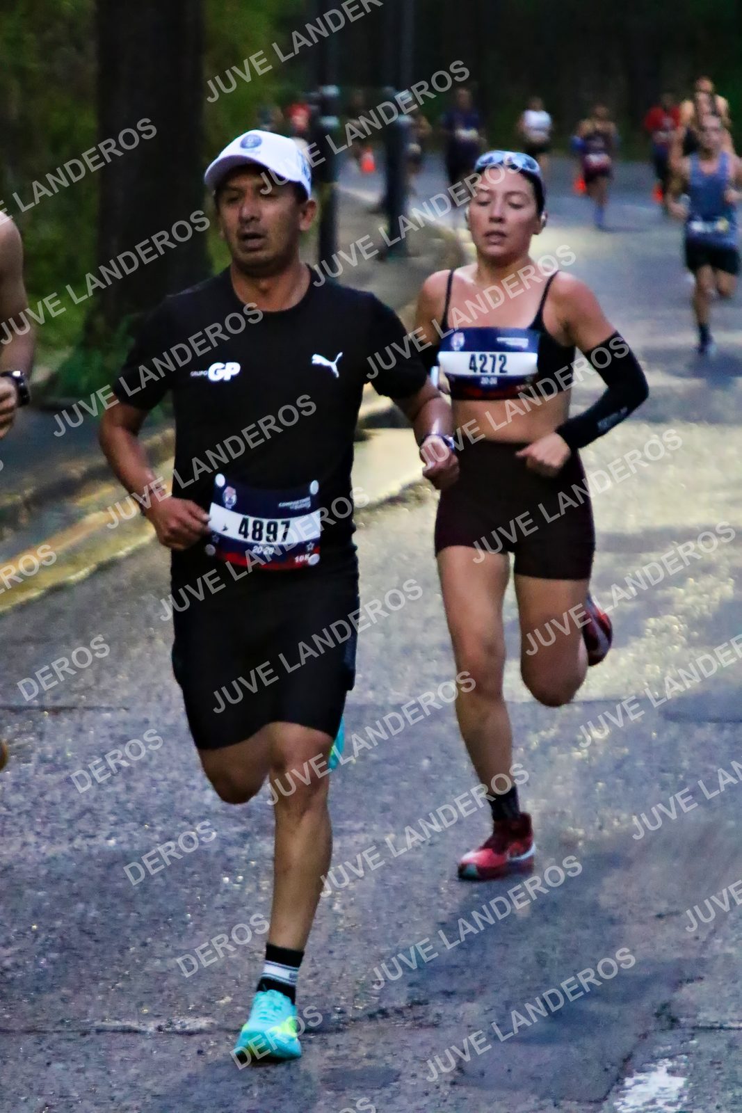 Foto de la CARRERA BIMBO GLOBAL RACE GUADALAJARA en Centro Comercial Andares, Blvd. Puerta de Hierro 4965, Zapopan a las 06:36 · dorsal 4272, 4897