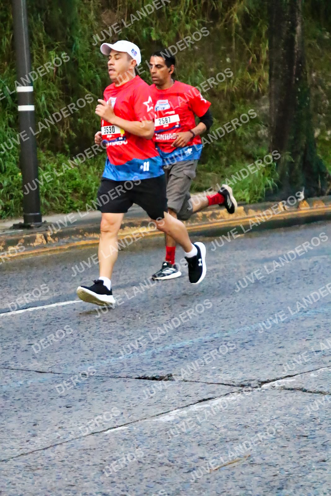 Foto de la CARRERA BIMBO GLOBAL RACE GUADALAJARA en Centro Comercial Andares, Blvd. Puerta de Hierro 4965, Zapopan a las 04:55 · dorsal 3530, 2587