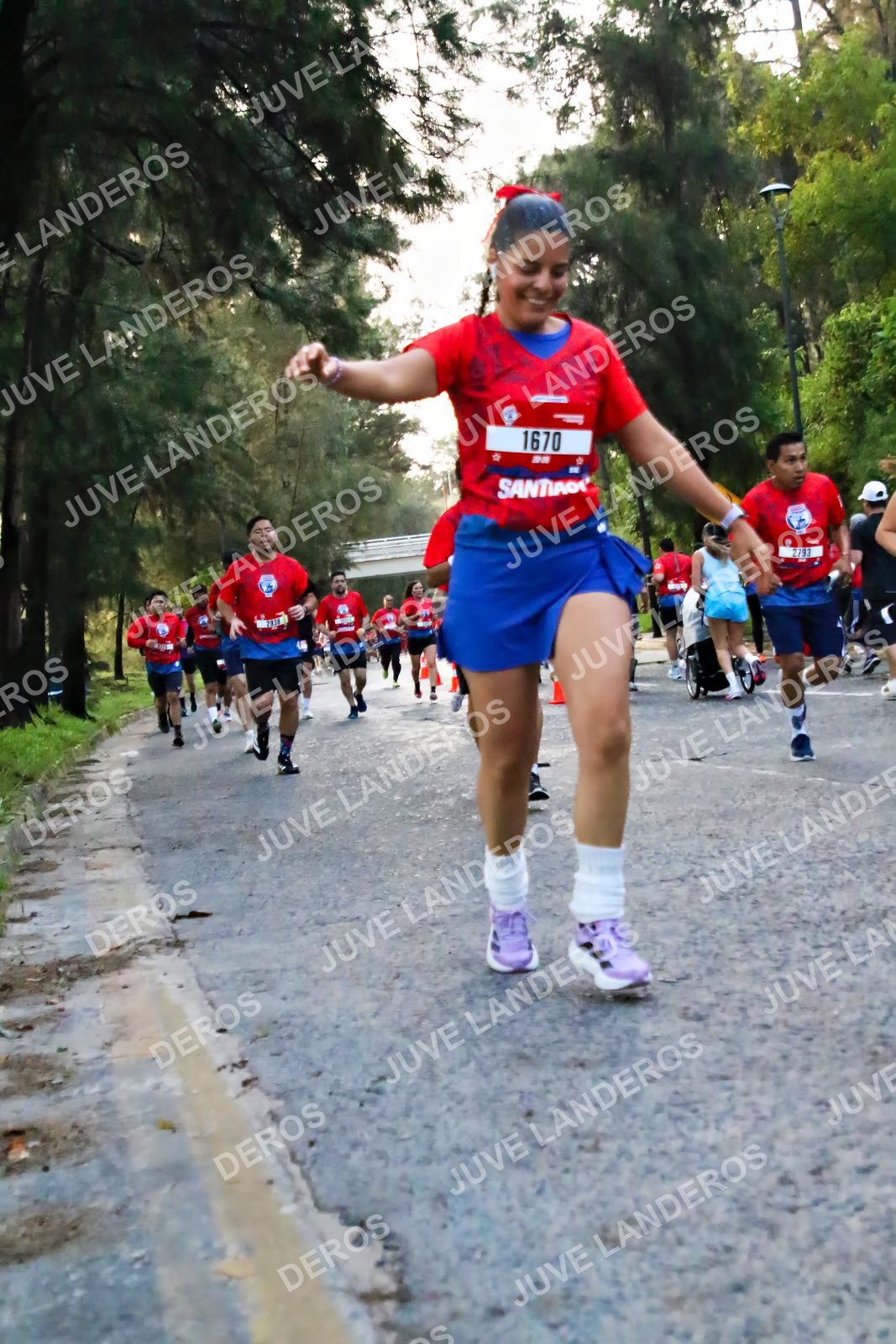 Foto de la CARRERA BIMBO GLOBAL RACE GUADALAJARA en Centro Comercial Andares, Blvd. Puerta de Hierro 4965, Zapopan a las 04:59 · dorsal 1670