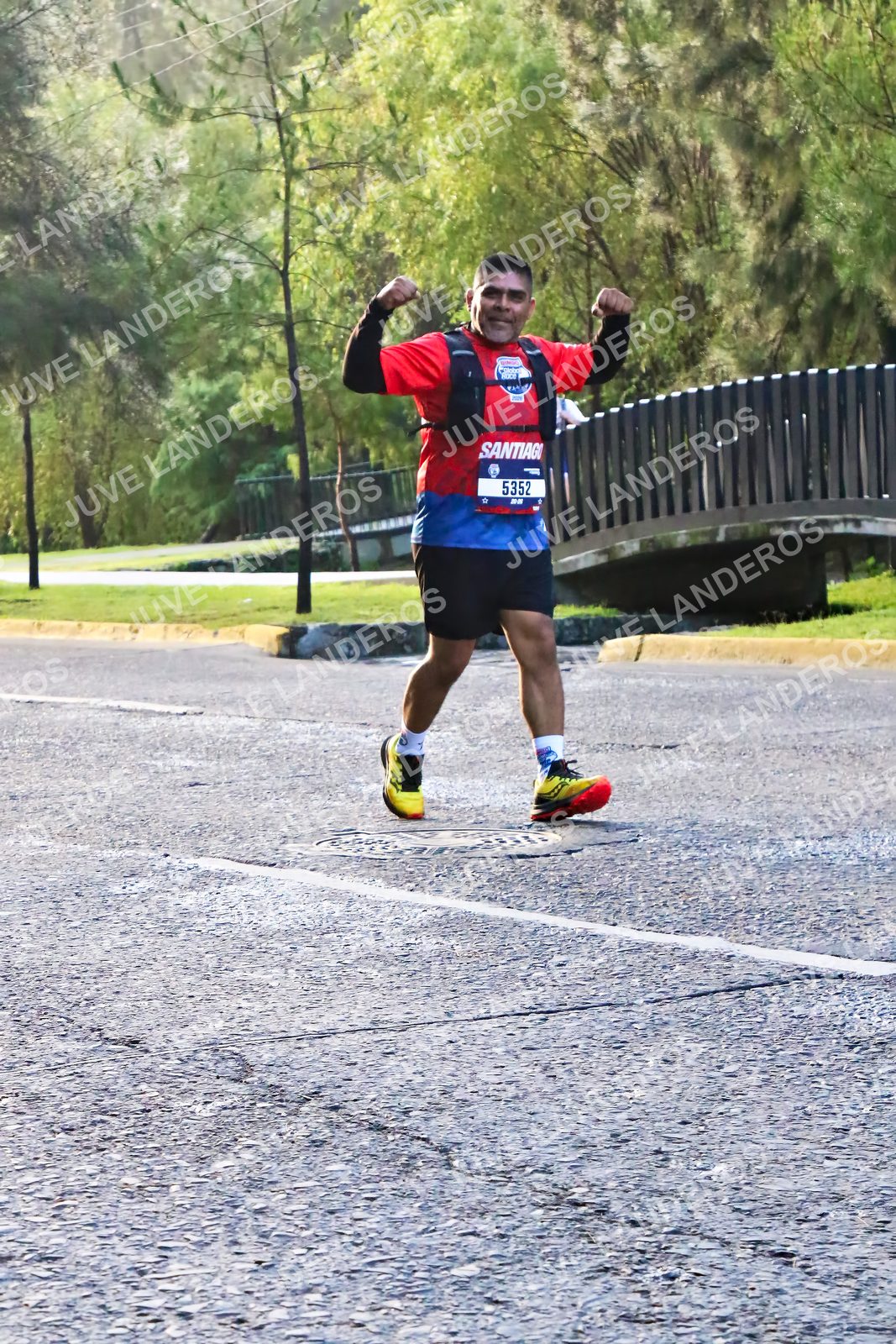Foto de la CARRERA BIMBO GLOBAL RACE GUADALAJARA en Centro Comercial Andares, Blvd. Puerta de Hierro 4965, Zapopan a las 07:34 · dorsal 5352