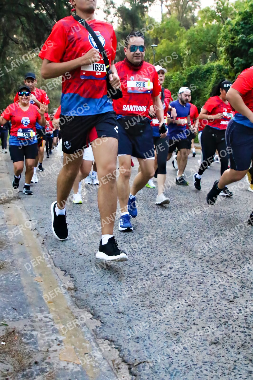 Foto de la CARRERA BIMBO GLOBAL RACE GUADALAJARA en Centro Comercial Andares, Blvd. Puerta de Hierro 4965, Zapopan a las 07:01 · dorsal 1699, 2916, 4729, 2054