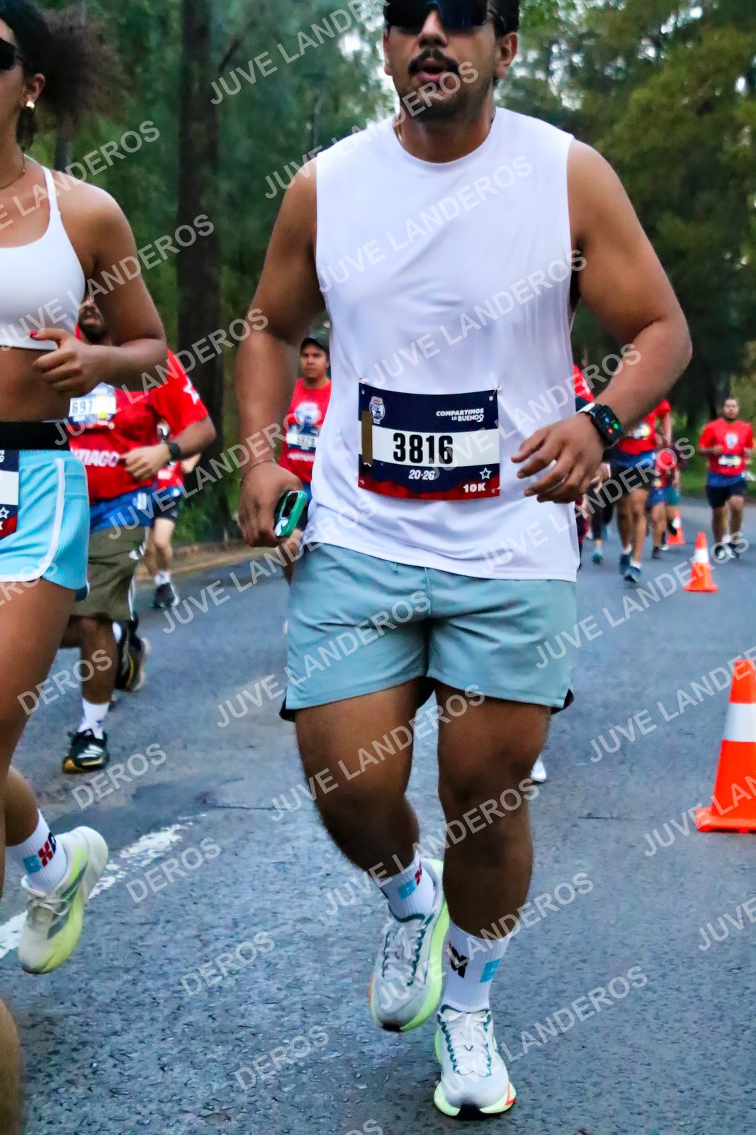 Foto de la CARRERA BIMBO GLOBAL RACE GUADALAJARA en Centro Comercial Andares, Blvd. Puerta de Hierro 4965, Zapopan a las 06:41 · dorsal 3816, 697