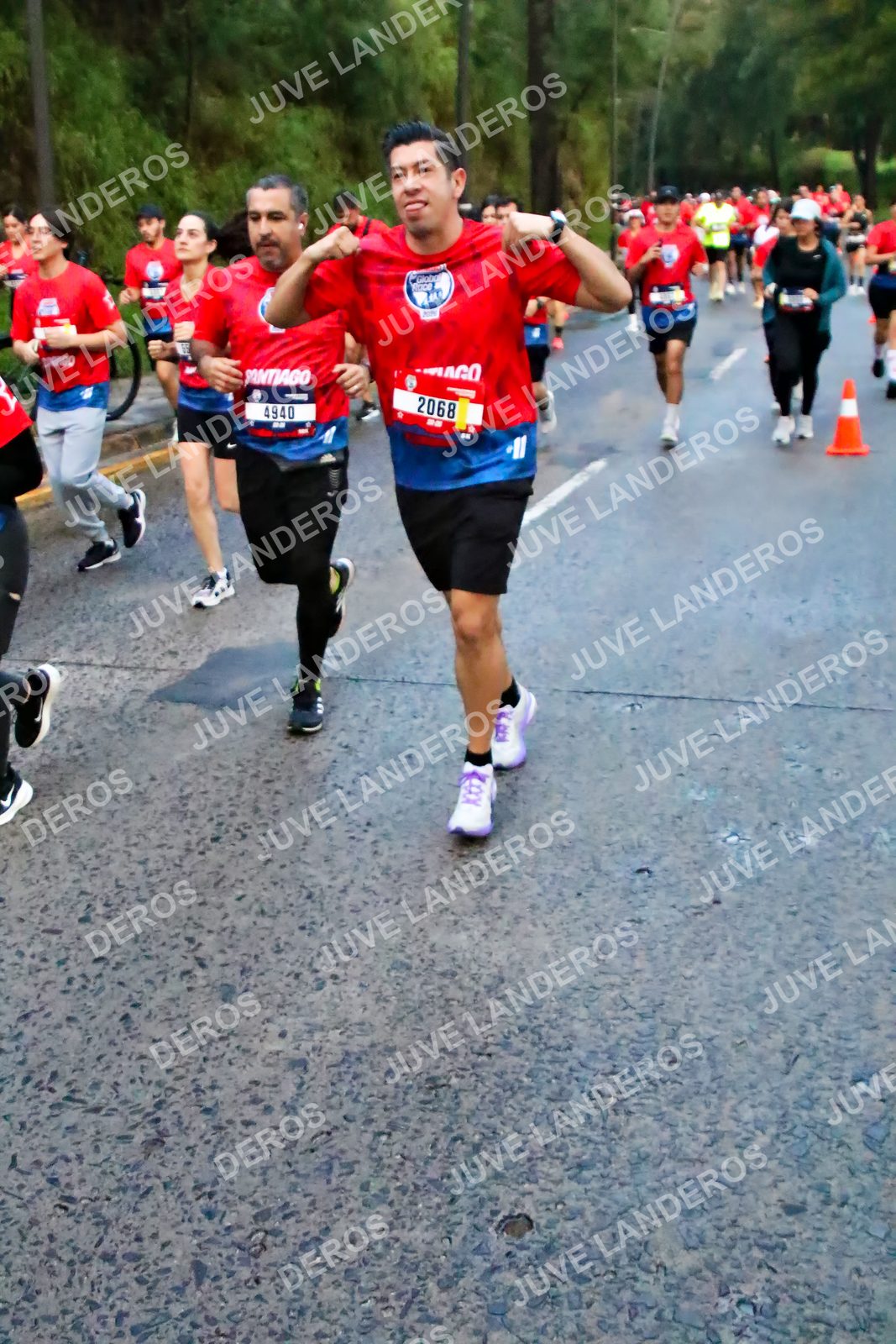 Foto de la CARRERA BIMBO GLOBAL RACE GUADALAJARA en Centro Comercial Andares, Blvd. Puerta de Hierro 4965, Zapopan a las 04:49 · dorsal 4940, 2068