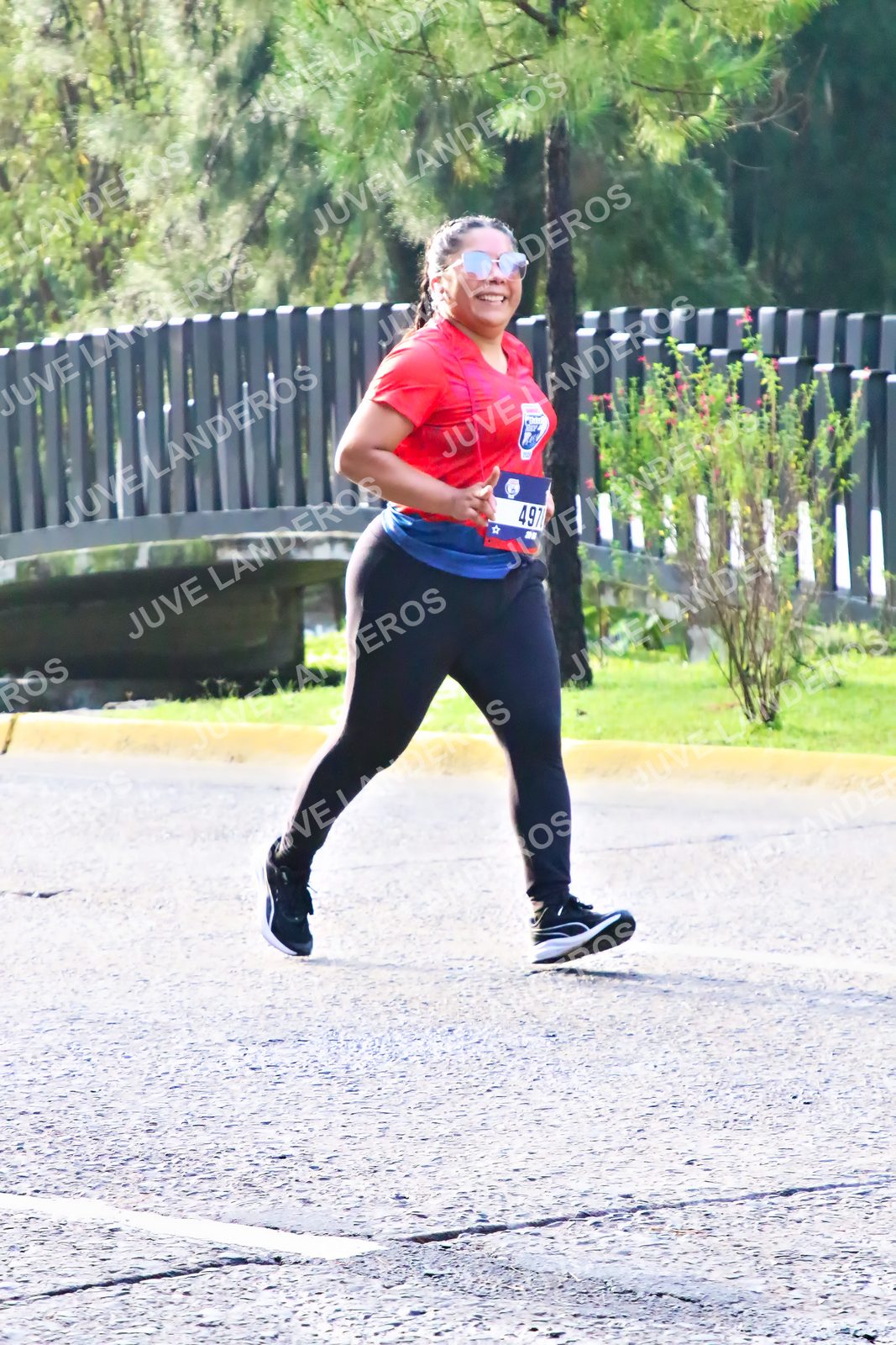 Foto de la CARRERA BIMBO GLOBAL RACE GUADALAJARA en Centro Comercial Andares, Blvd. Puerta de Hierro 4965, Zapopan a las 07:49 · dorsal 497