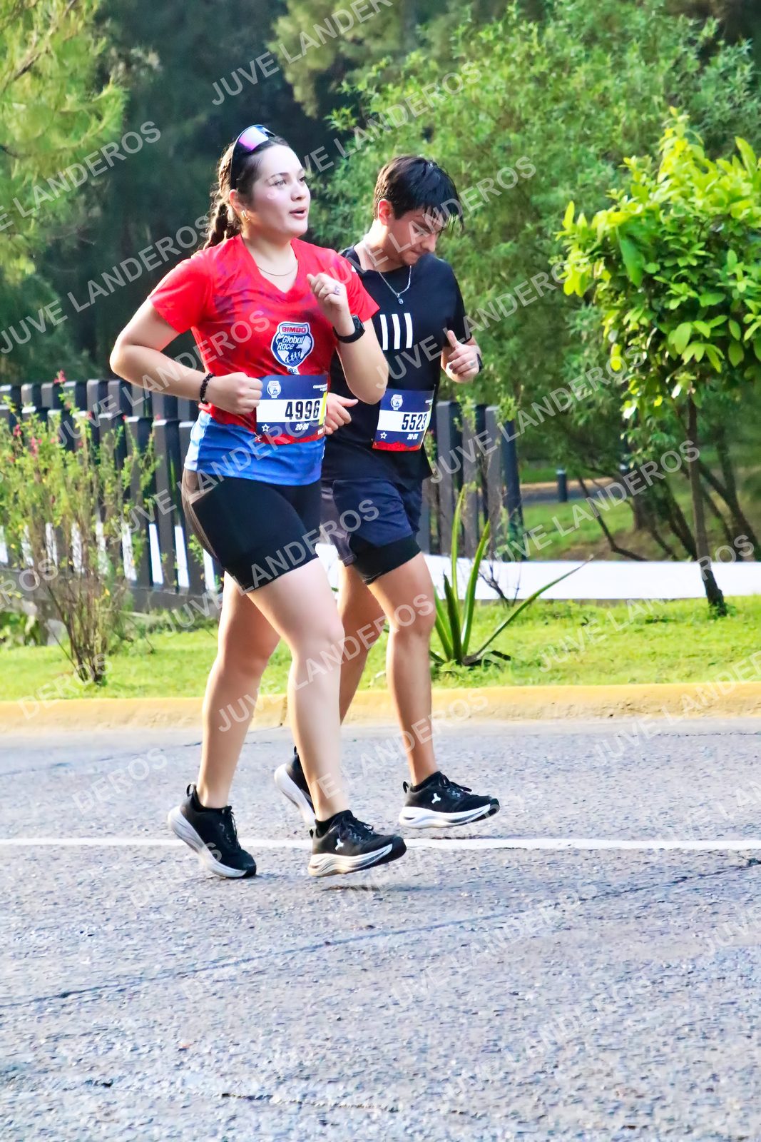 Foto de la CARRERA BIMBO GLOBAL RACE GUADALAJARA en Centro Comercial Andares, Blvd. Puerta de Hierro 4965, Zapopan a las 07:36 · dorsal 5523, 4996