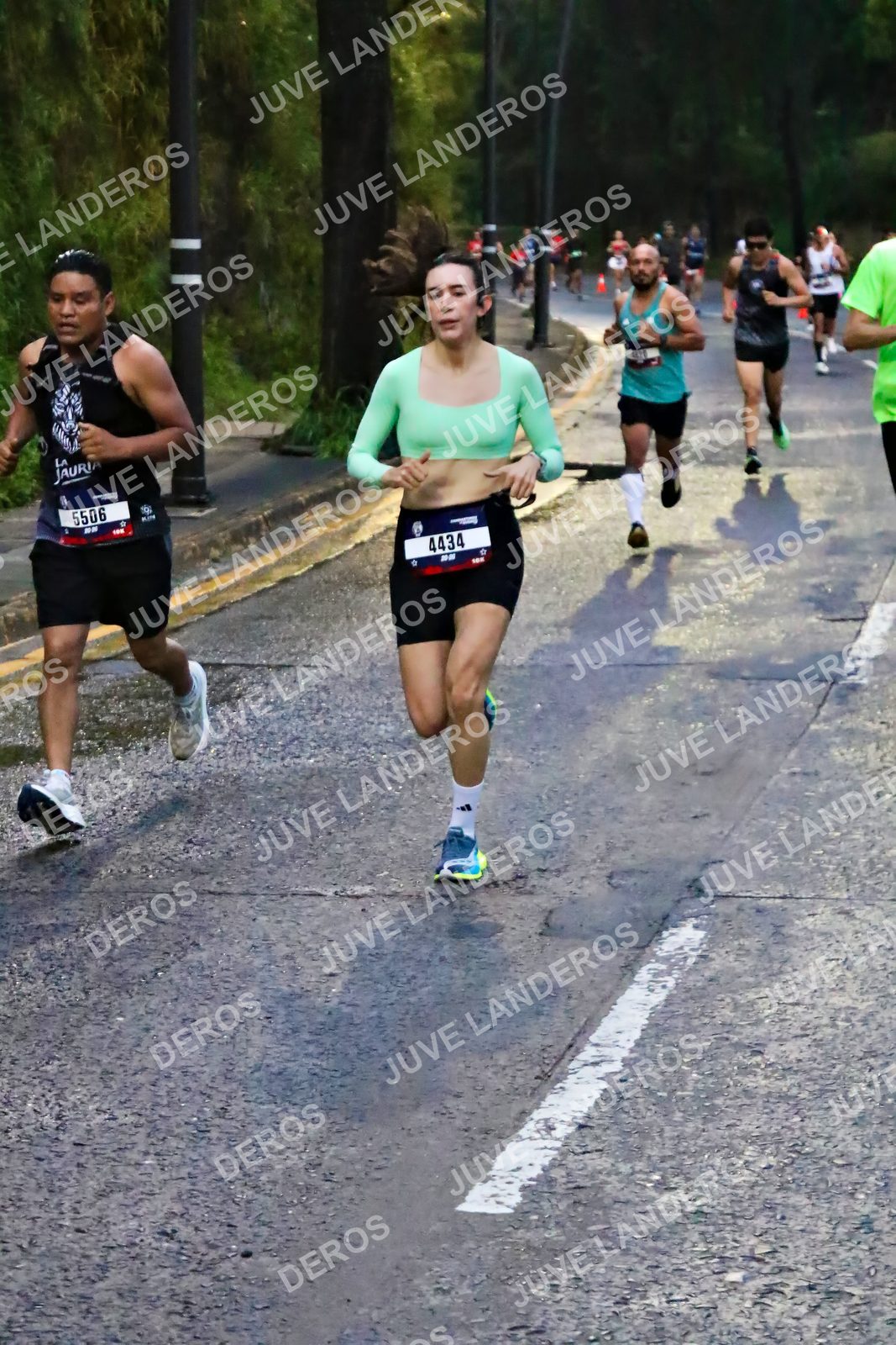 Foto de la CARRERA BIMBO GLOBAL RACE GUADALAJARA en Centro Comercial Andares, Blvd. Puerta de Hierro 4965, Zapopan a las 06:36 · dorsal 4434, 5506