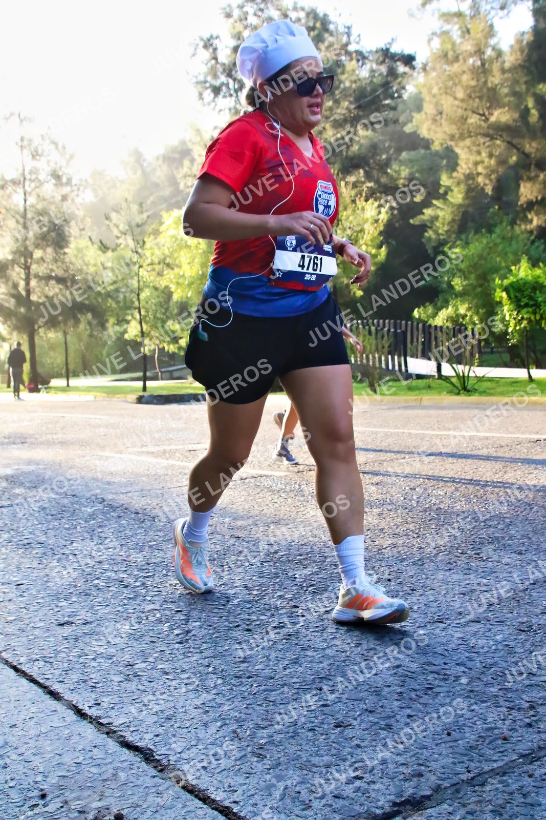 Foto de la CARRERA BIMBO GLOBAL RACE GUADALAJARA en Centro Comercial Andares, Blvd. Puerta de Hierro 4965, Zapopan a las 07:31 · dorsal 4761
