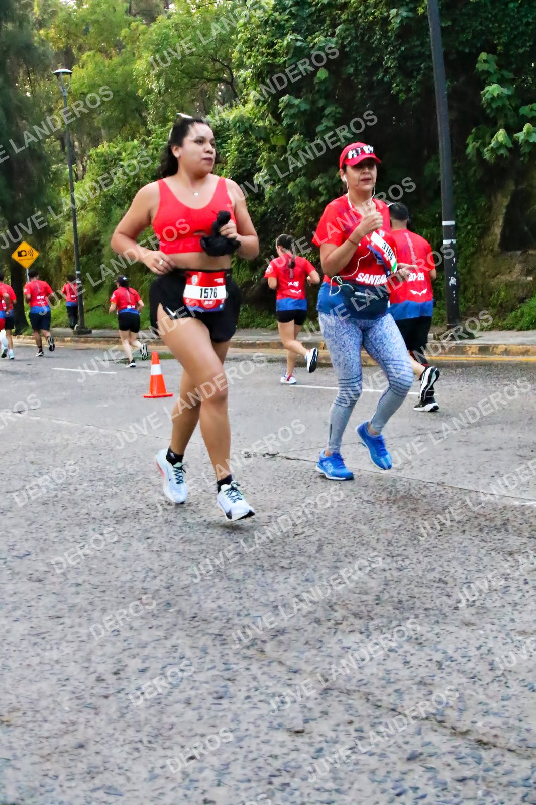 Foto de la CARRERA BIMBO GLOBAL RACE GUADALAJARA en Centro Comercial Andares, Blvd. Puerta de Hierro 4965, Zapopan a las 04:59