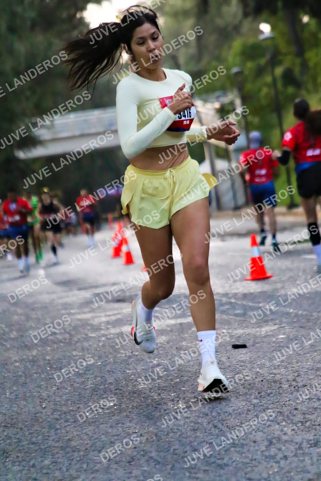 Foto de la CARRERA BIMBO GLOBAL RACE GUADALAJARA en Centro Comercial Andares, Blvd. Puerta de Hierro 4965, Zapopan a las 04:56 · dorsal 3416