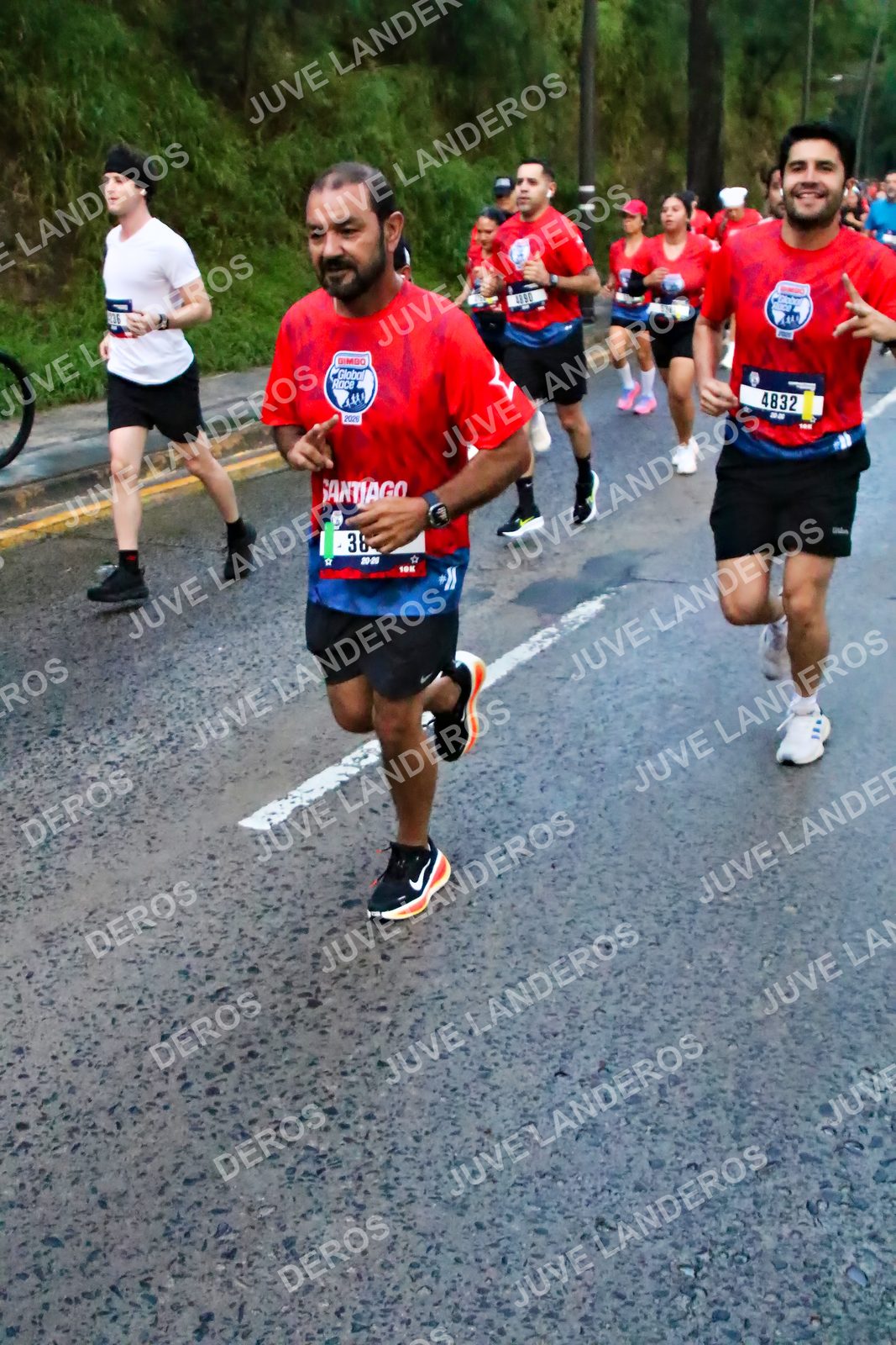 Foto de la CARRERA BIMBO GLOBAL RACE GUADALAJARA en Centro Comercial Andares, Blvd. Puerta de Hierro 4965, Zapopan a las 04:48 · dorsal 4832, 38, 2021