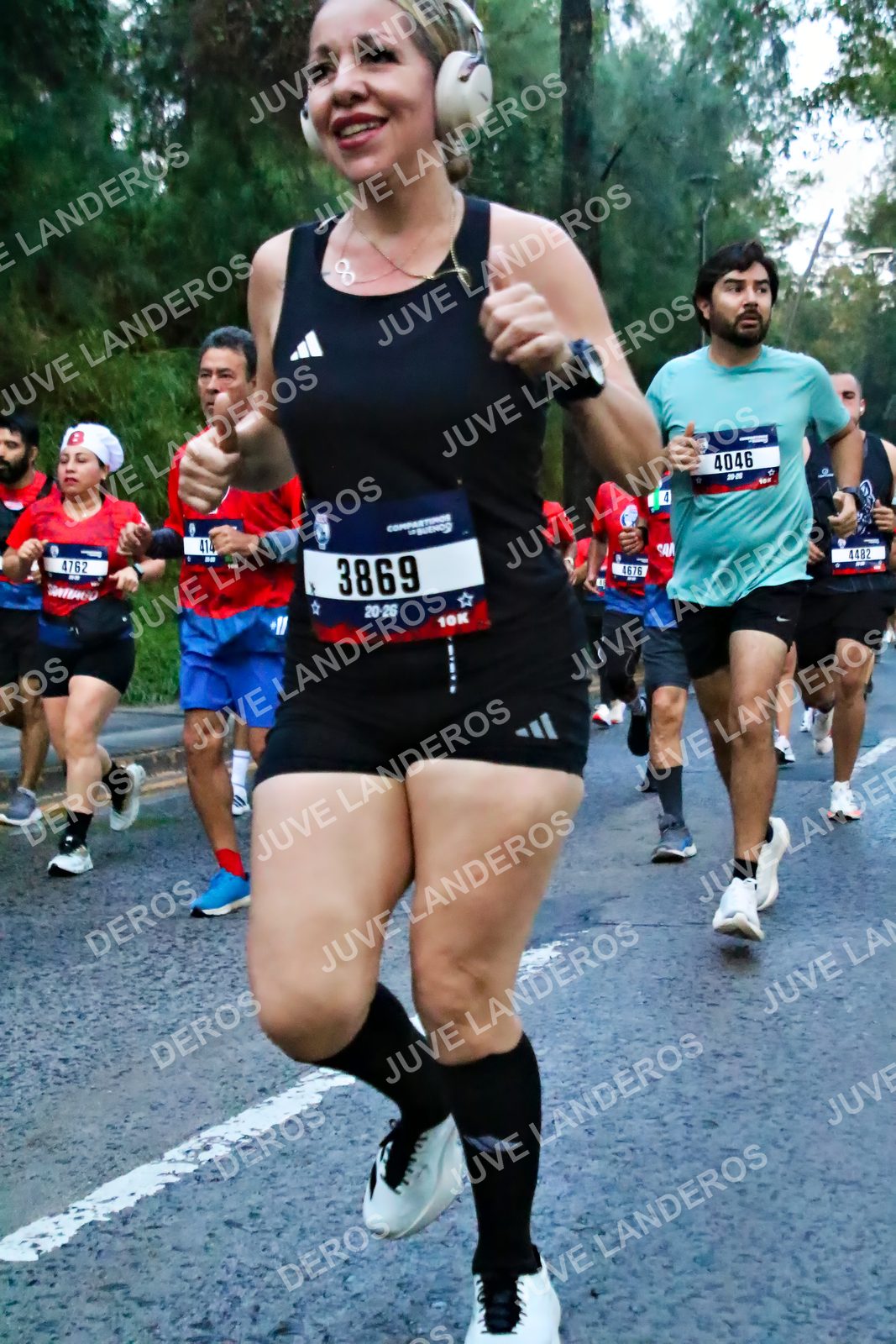 Foto de la CARRERA BIMBO GLOBAL RACE GUADALAJARA en Centro Comercial Andares, Blvd. Puerta de Hierro 4965, Zapopan a las 06:41 · dorsal 3869, 4046, 4762, 4482