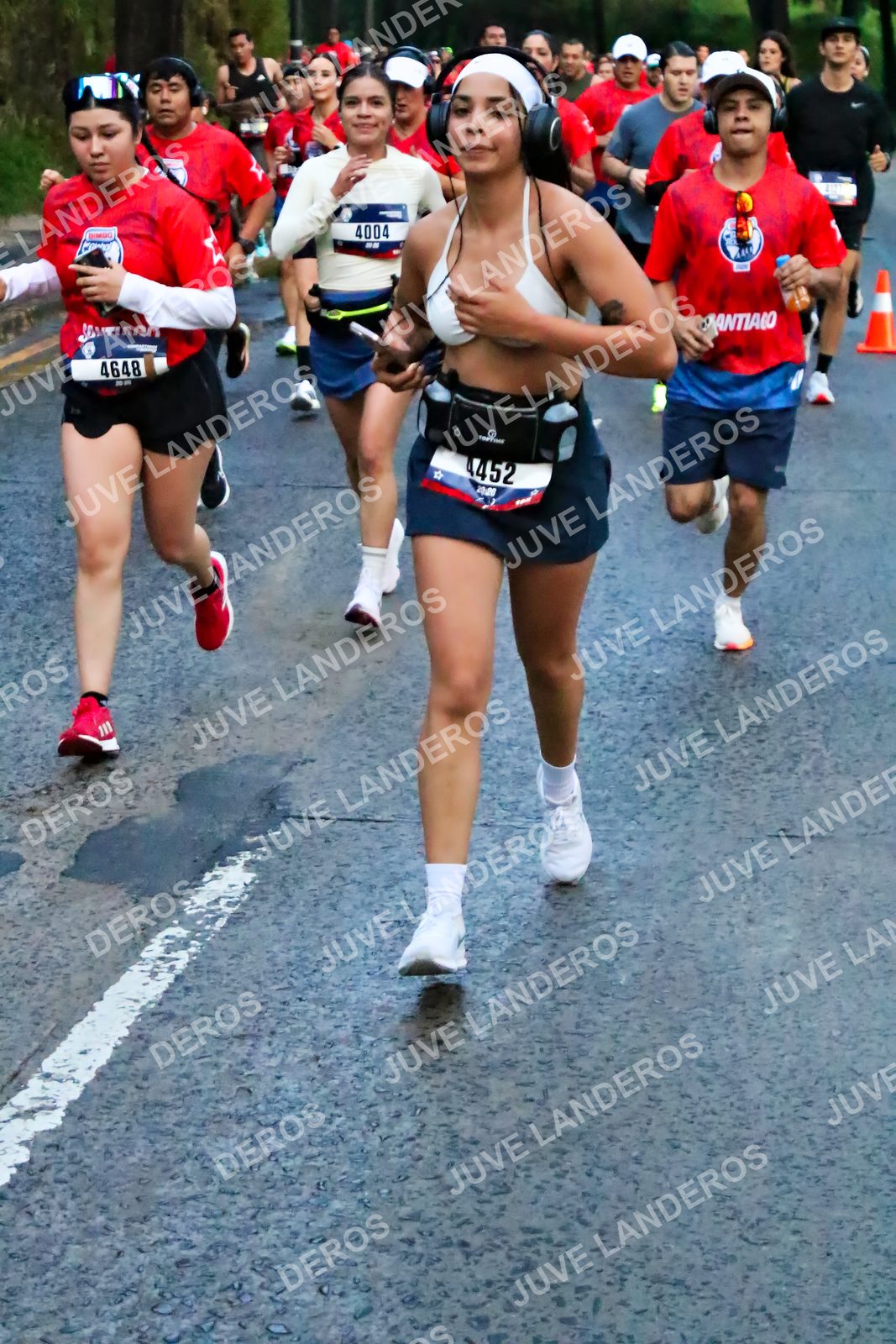 Foto de la CARRERA BIMBO GLOBAL RACE GUADALAJARA en Centro Comercial Andares, Blvd. Puerta de Hierro 4965, Zapopan a las 06:41 · dorsal 4004, 4648, 4452