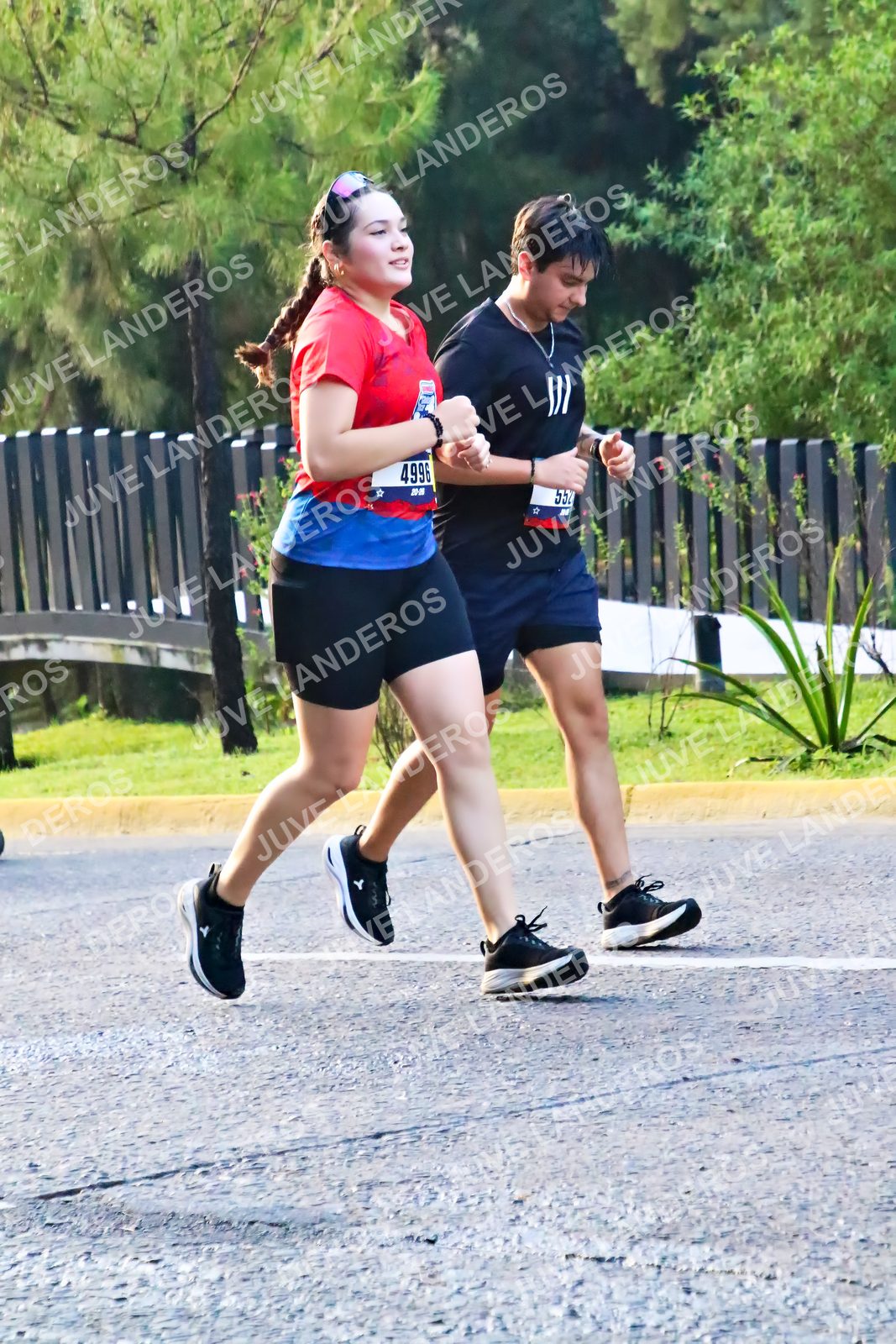 Foto de la CARRERA BIMBO GLOBAL RACE GUADALAJARA en Centro Comercial Andares, Blvd. Puerta de Hierro 4965, Zapopan a las 07:36 · dorsal 4996, 552