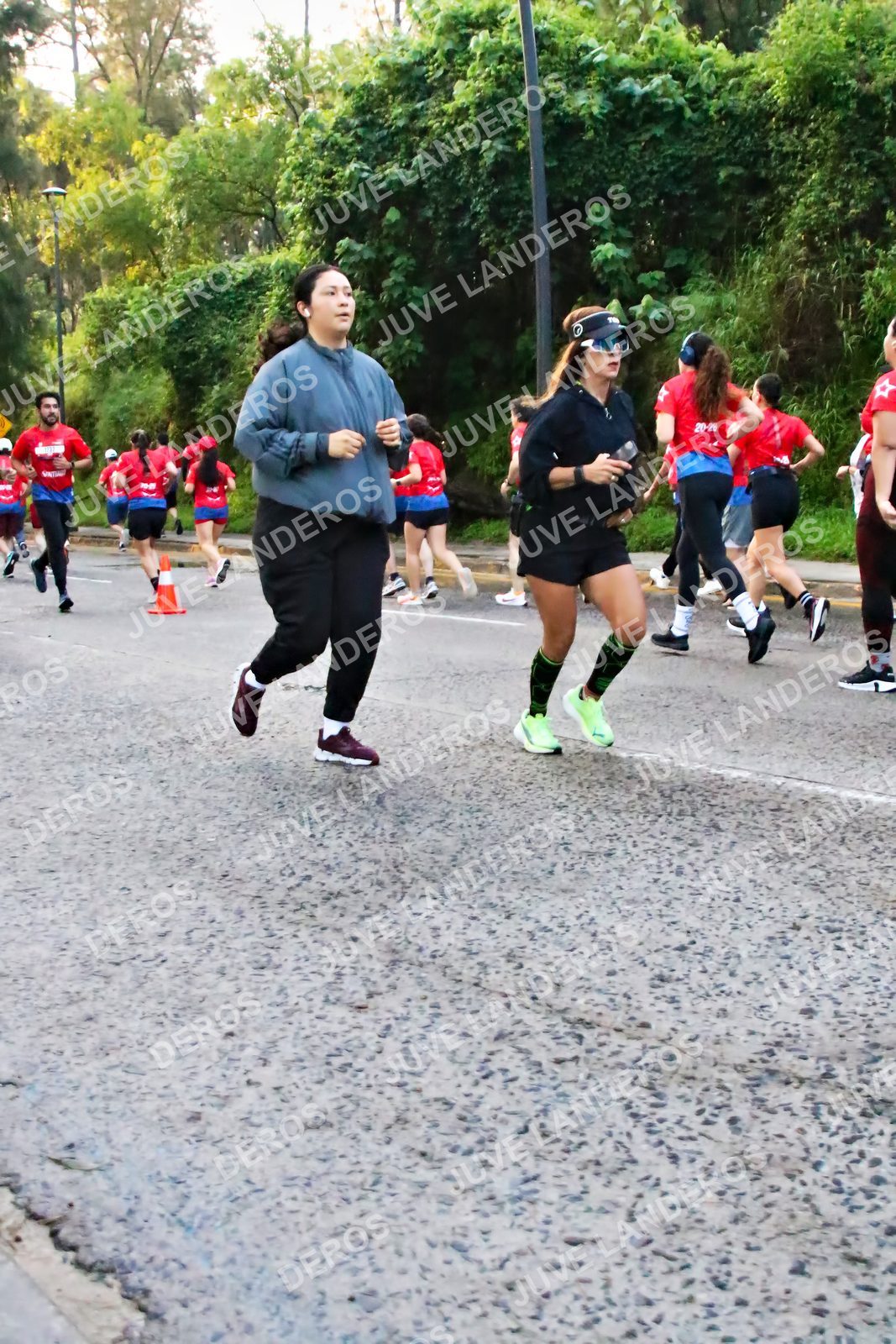 Foto de la CARRERA BIMBO GLOBAL RACE GUADALAJARA en Centro Comercial Andares, Blvd. Puerta de Hierro 4965, Zapopan a las 06:59