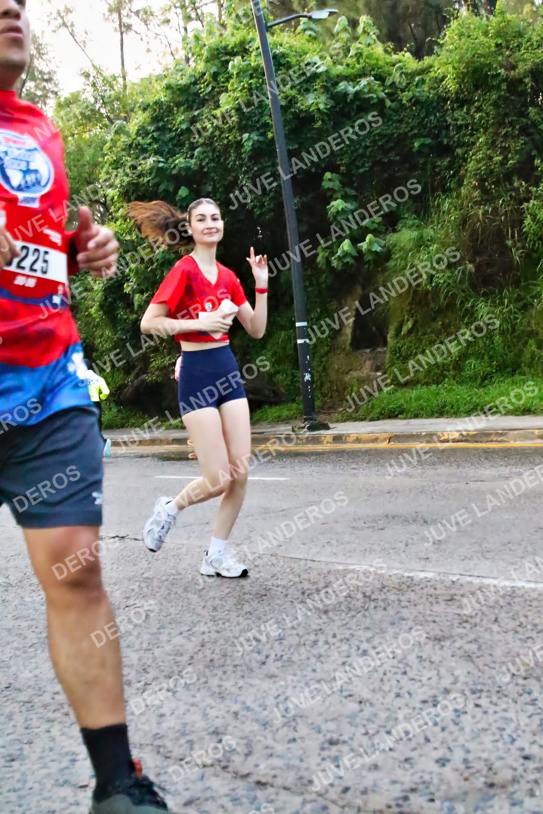 Foto de la CARRERA BIMBO GLOBAL RACE GUADALAJARA en Centro Comercial Andares, Blvd. Puerta de Hierro 4965, Zapopan a las 05:00 · dorsal 225