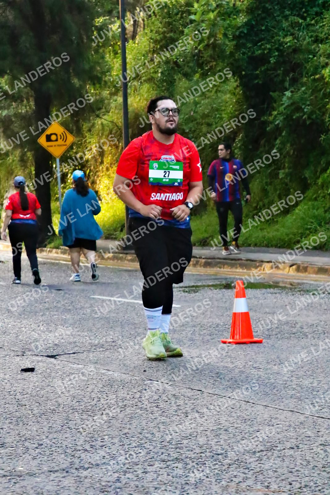Foto de la CARRERA BIMBO GLOBAL RACE GUADALAJARA en Centro Comercial Andares, Blvd. Puerta de Hierro 4965, Zapopan a las 07:10 · dorsal 27