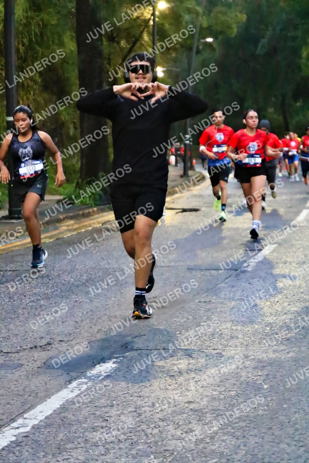 Foto de la CARRERA BIMBO GLOBAL RACE GUADALAJARA en Centro Comercial Andares, Blvd. Puerta de Hierro 4965, Zapopan a las 06:39 · dorsal 5510