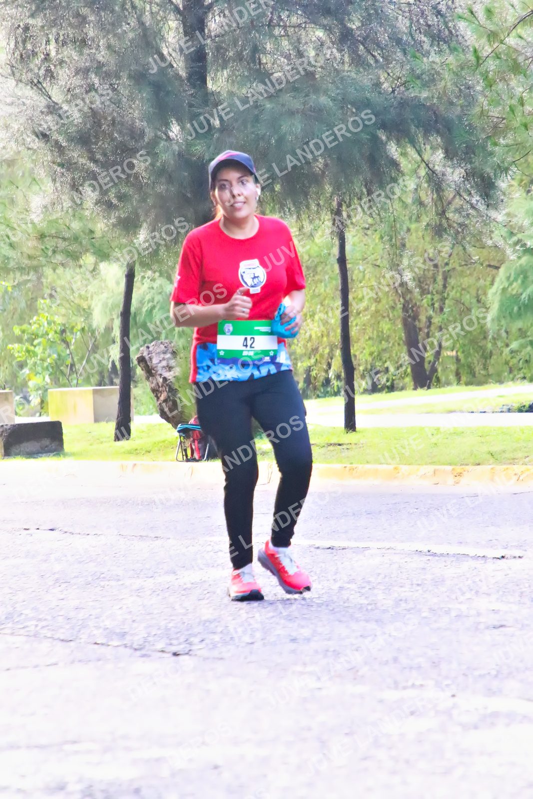 Foto de la CARRERA BIMBO GLOBAL RACE GUADALAJARA en Centro Comercial Andares, Blvd. Puerta de Hierro 4965, Zapopan a las 07:42 · dorsal 42