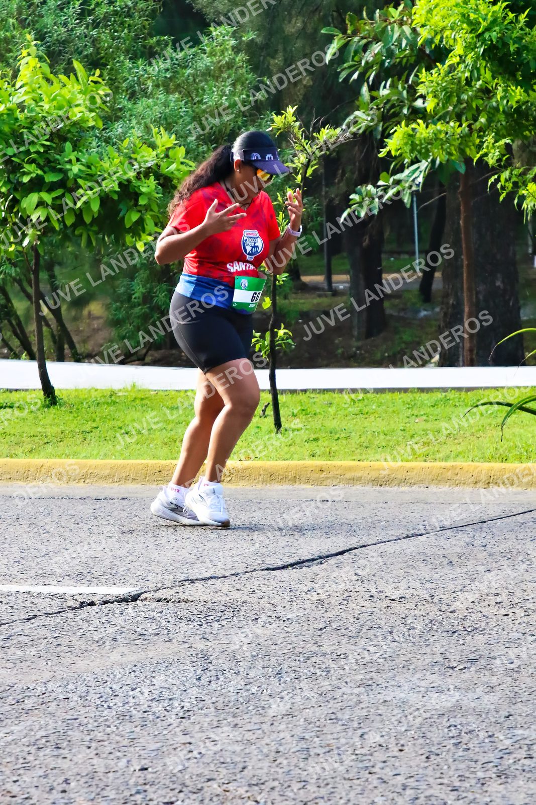 Foto de la CARRERA BIMBO GLOBAL RACE GUADALAJARA en Centro Comercial Andares, Blvd. Puerta de Hierro 4965, Zapopan a las 07:47 · dorsal 66