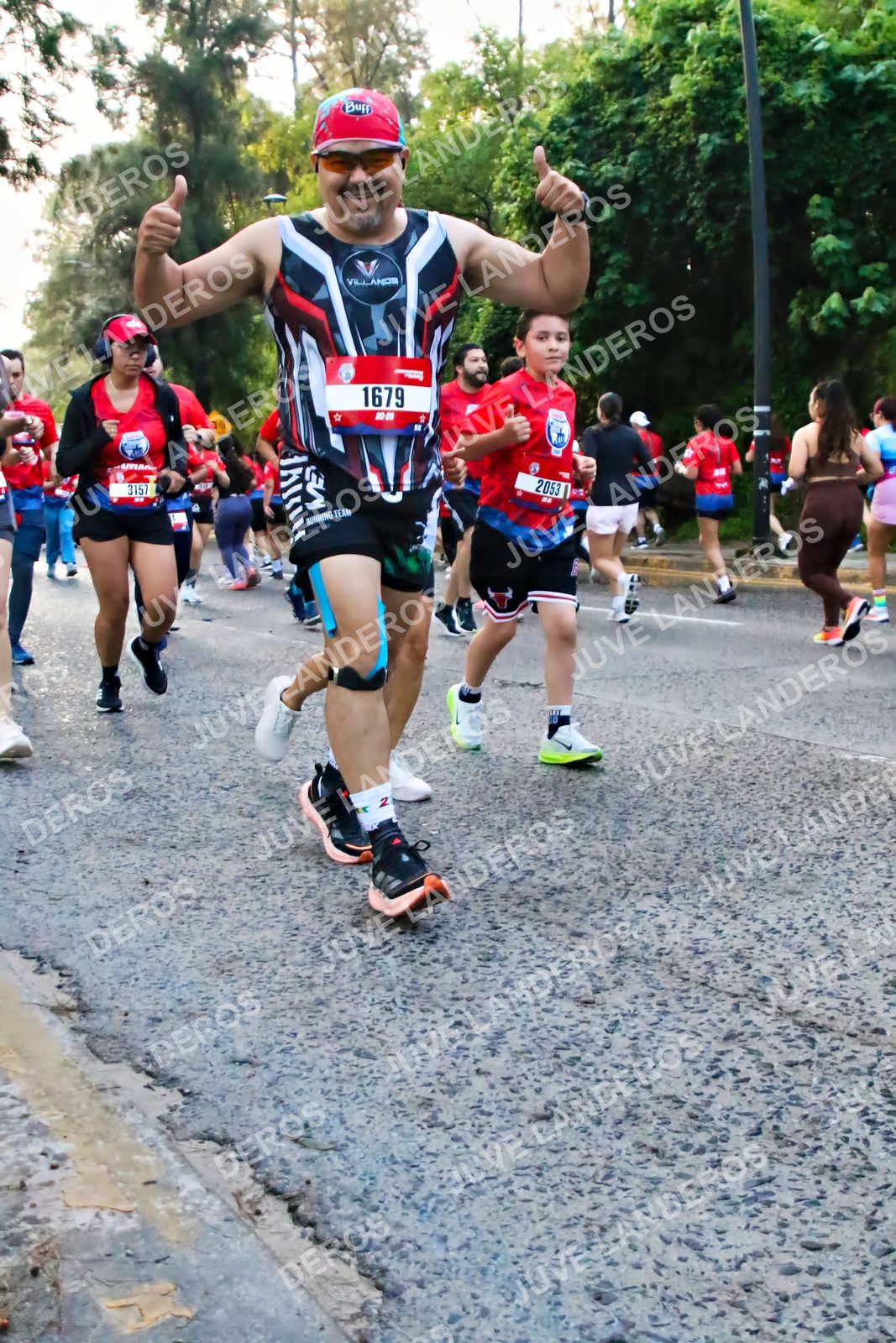 Foto de la CARRERA BIMBO GLOBAL RACE GUADALAJARA en Centro Comercial Andares, Blvd. Puerta de Hierro 4965, Zapopan a las 06:59 · dorsal 1679, 3157, 2053
