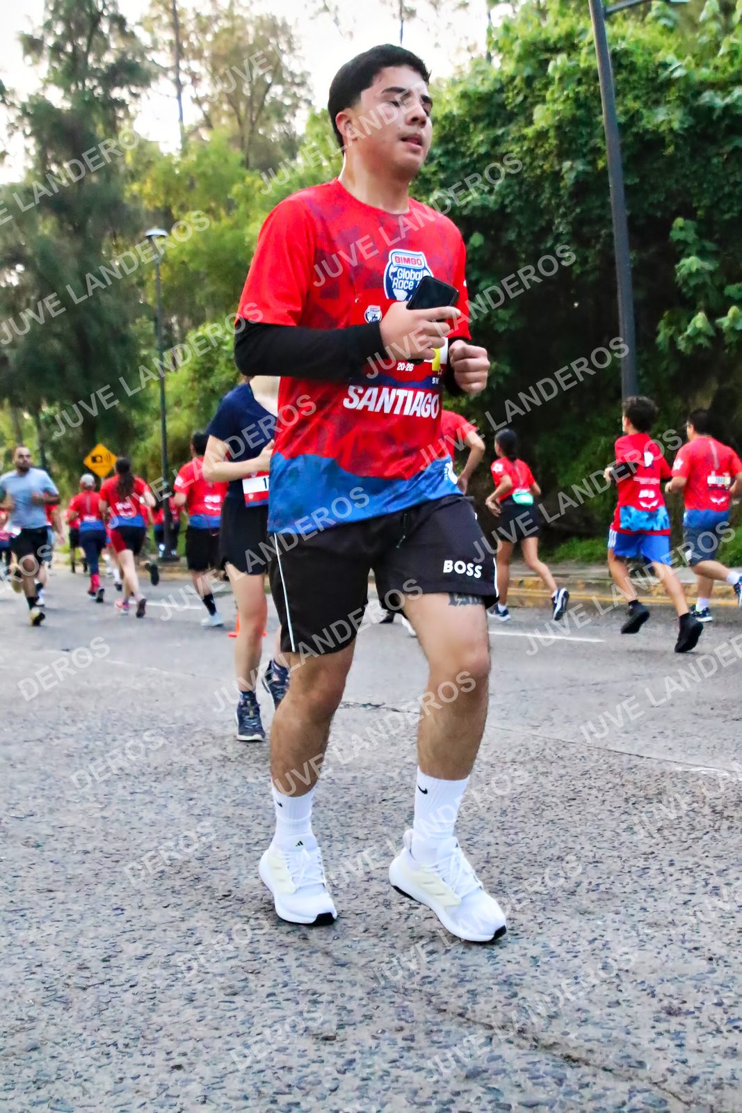 Foto de la CARRERA BIMBO GLOBAL RACE GUADALAJARA en Centro Comercial Andares, Blvd. Puerta de Hierro 4965, Zapopan a las 05:00