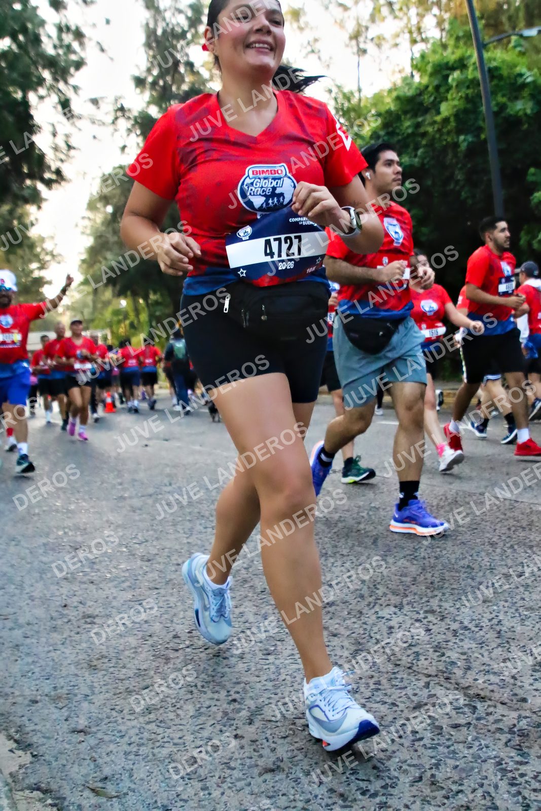 Foto de la CARRERA BIMBO GLOBAL RACE GUADALAJARA en Centro Comercial Andares, Blvd. Puerta de Hierro 4965, Zapopan a las 06:58 · dorsal 4727, 1515