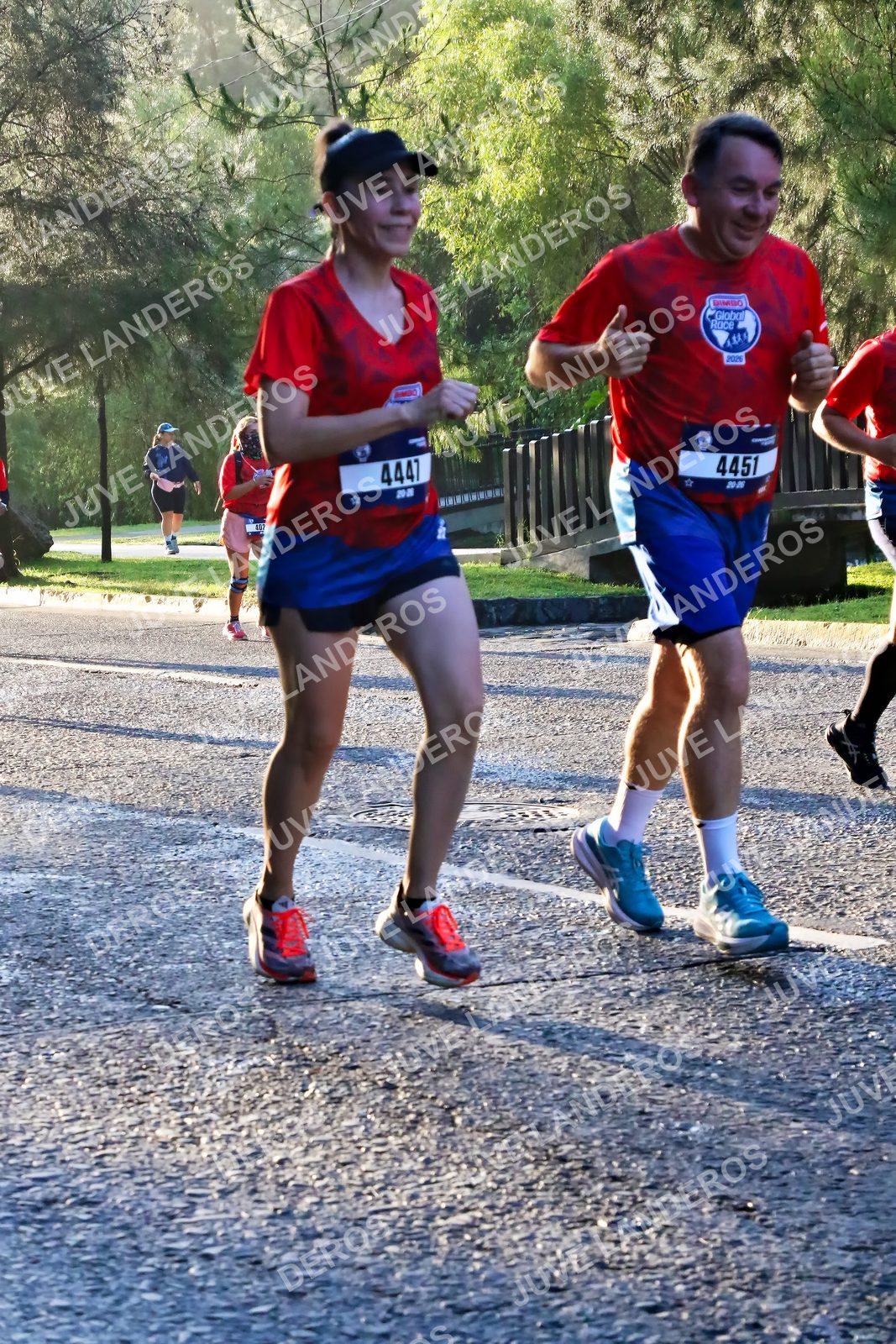 Foto de la CARRERA BIMBO GLOBAL RACE GUADALAJARA en Centro Comercial Andares, Blvd. Puerta de Hierro 4965, Zapopan a las 07:24 · dorsal 4451, 4447, 2021
