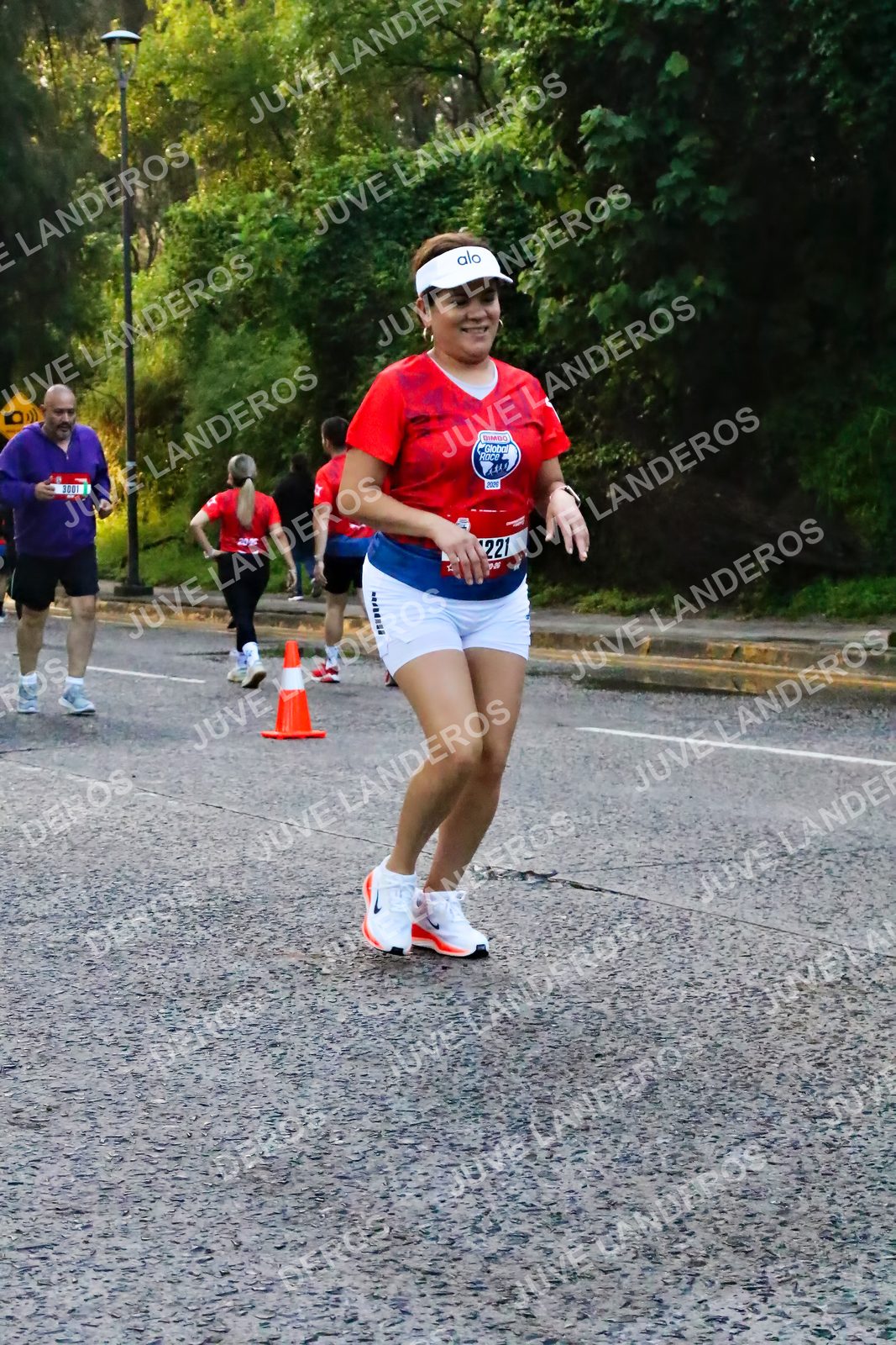 Foto de la CARRERA BIMBO GLOBAL RACE GUADALAJARA en Centro Comercial Andares, Blvd. Puerta de Hierro 4965, Zapopan a las 07:07 · dorsal 221, 3001