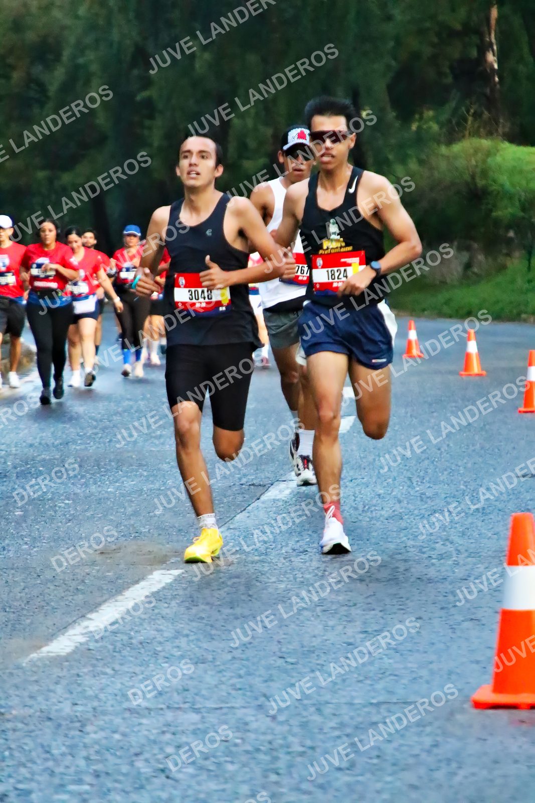 Foto de la CARRERA BIMBO GLOBAL RACE GUADALAJARA en Centro Comercial Andares, Blvd. Puerta de Hierro 4965, Zapopan a las 04:52 · dorsal 3048, 1824, 767