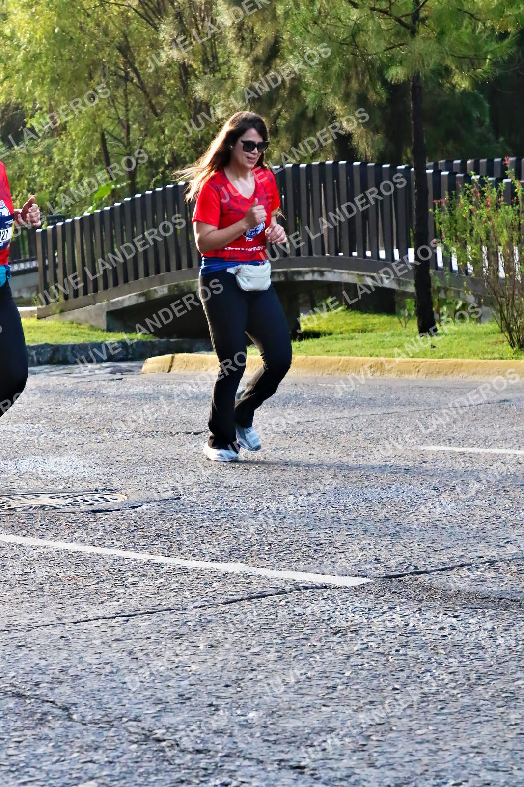 Foto de la CARRERA BIMBO GLOBAL RACE GUADALAJARA en Centro Comercial Andares, Blvd. Puerta de Hierro 4965, Zapopan a las 07:34 · dorsal 27