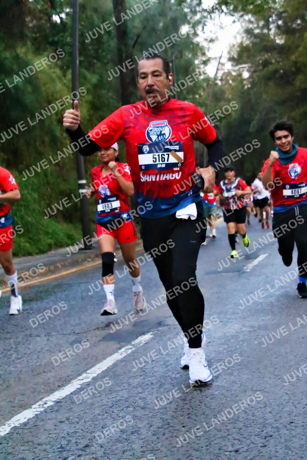 Foto de la CARRERA BIMBO GLOBAL RACE GUADALAJARA en Centro Comercial Andares, Blvd. Puerta de Hierro 4965, Zapopan a las 06:39 · dorsal 5167, 4803, 4067
