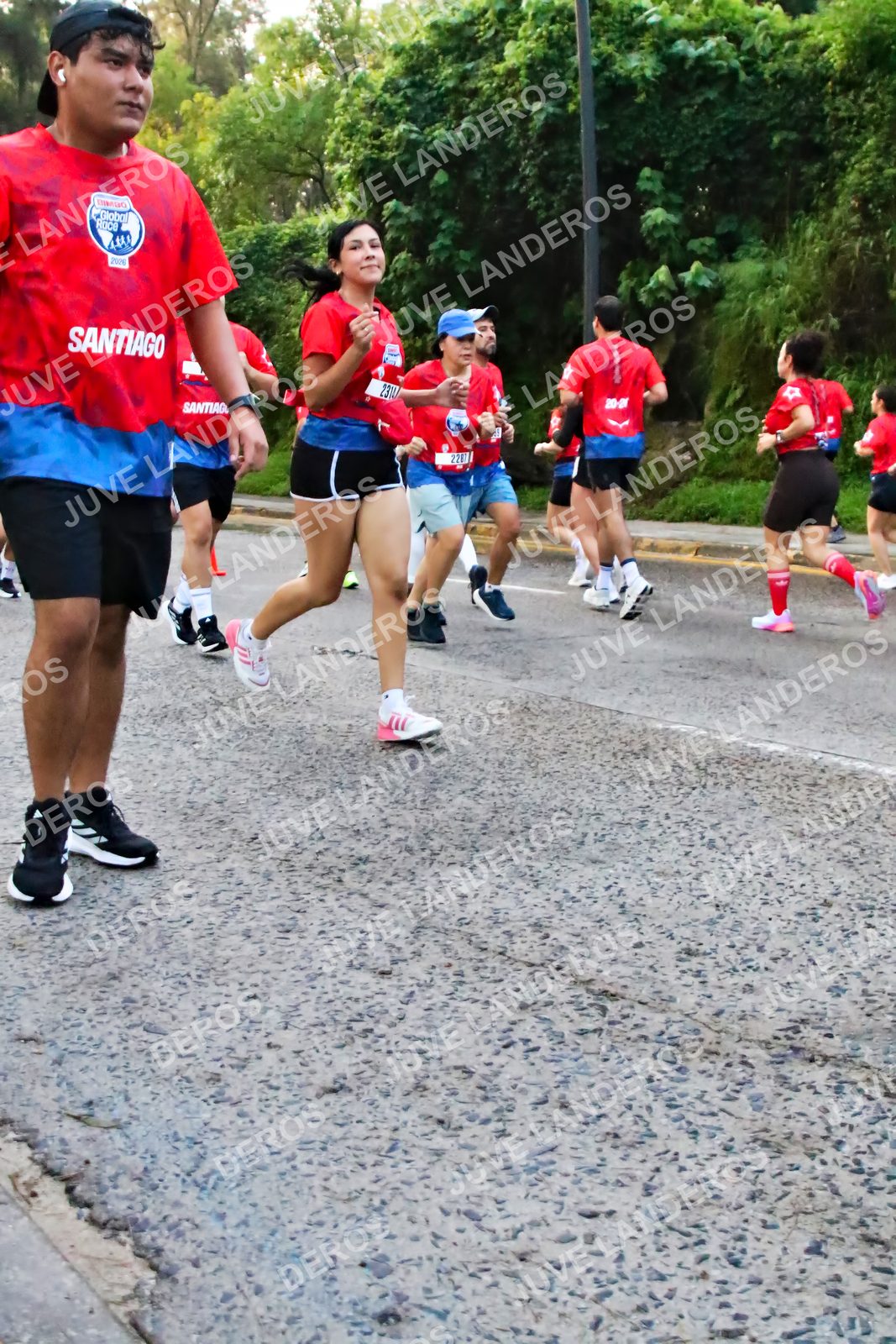Foto de la CARRERA BIMBO GLOBAL RACE GUADALAJARA en Centro Comercial Andares, Blvd. Puerta de Hierro 4965, Zapopan a las 06:55