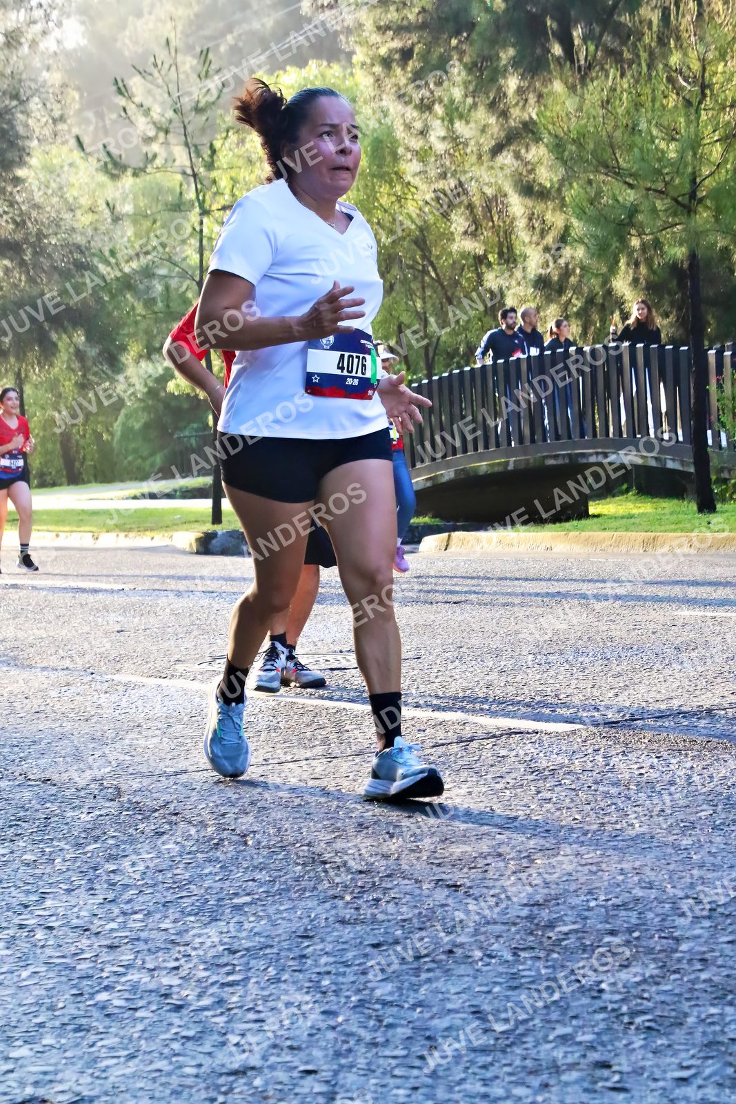 Foto de la CARRERA BIMBO GLOBAL RACE GUADALAJARA en Centro Comercial Andares, Blvd. Puerta de Hierro 4965, Zapopan a las 07:33 · dorsal 4076