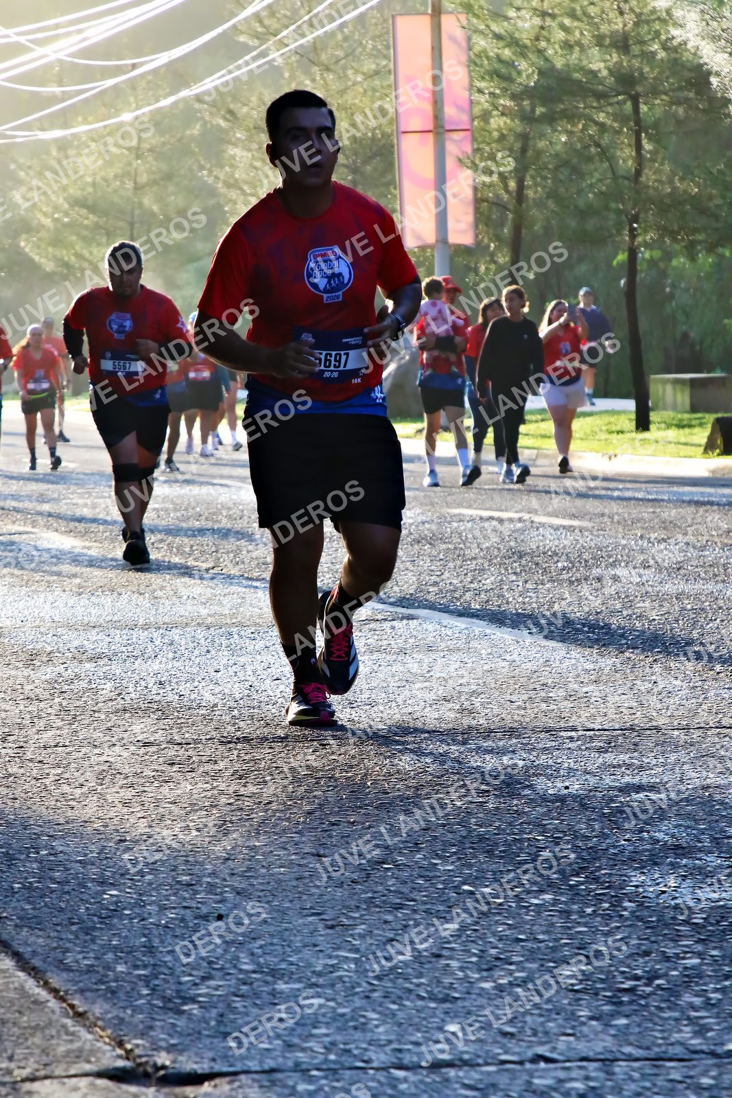 Foto de la CARRERA BIMBO GLOBAL RACE GUADALAJARA en Centro Comercial Andares, Blvd. Puerta de Hierro 4965, Zapopan a las 07:23 · dorsal 697, 5567