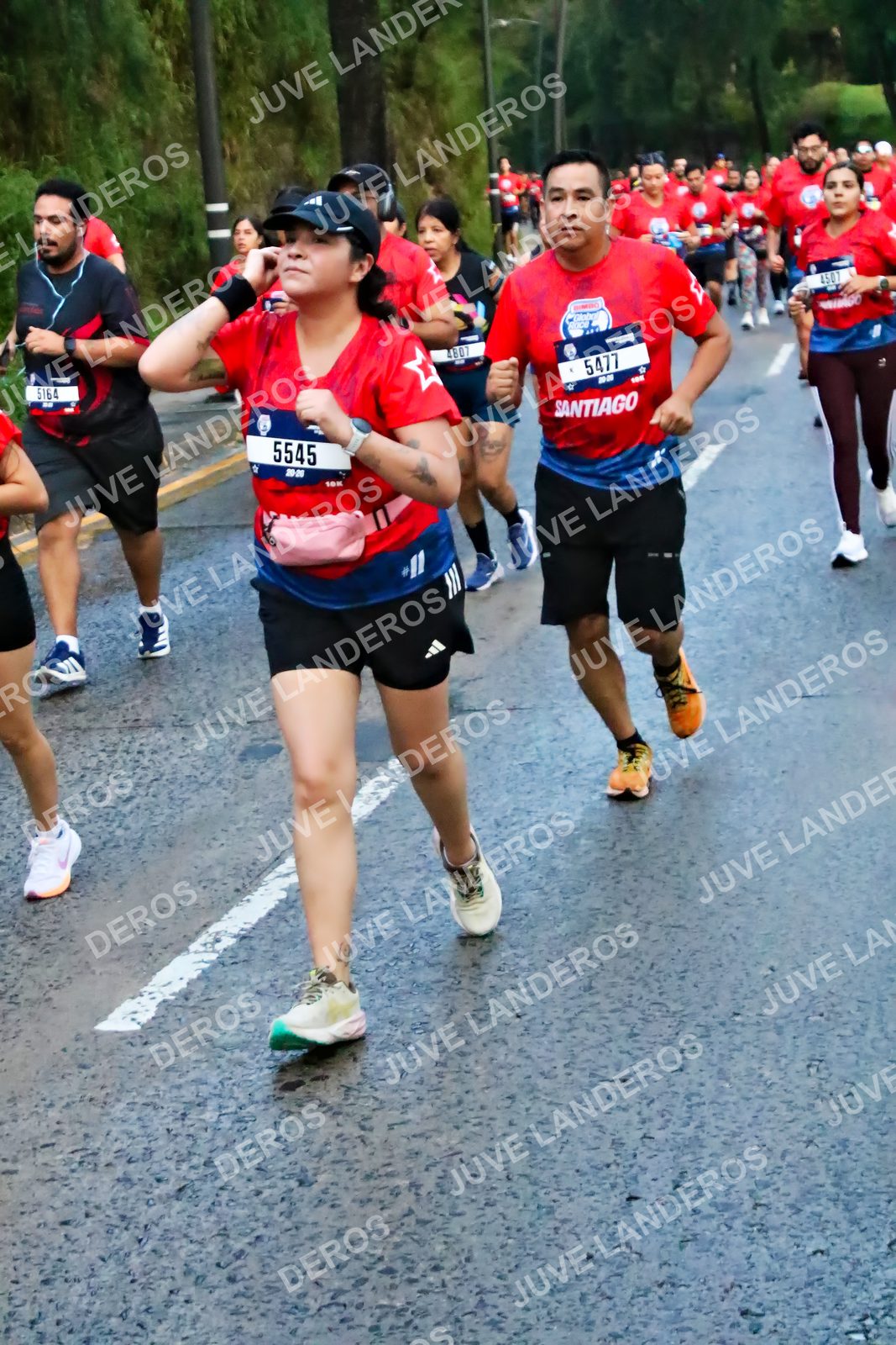 Foto de la CARRERA BIMBO GLOBAL RACE GUADALAJARA en Centro Comercial Andares, Blvd. Puerta de Hierro 4965, Zapopan a las 04:50 · dorsal 5545, 5164, 5477, 4807