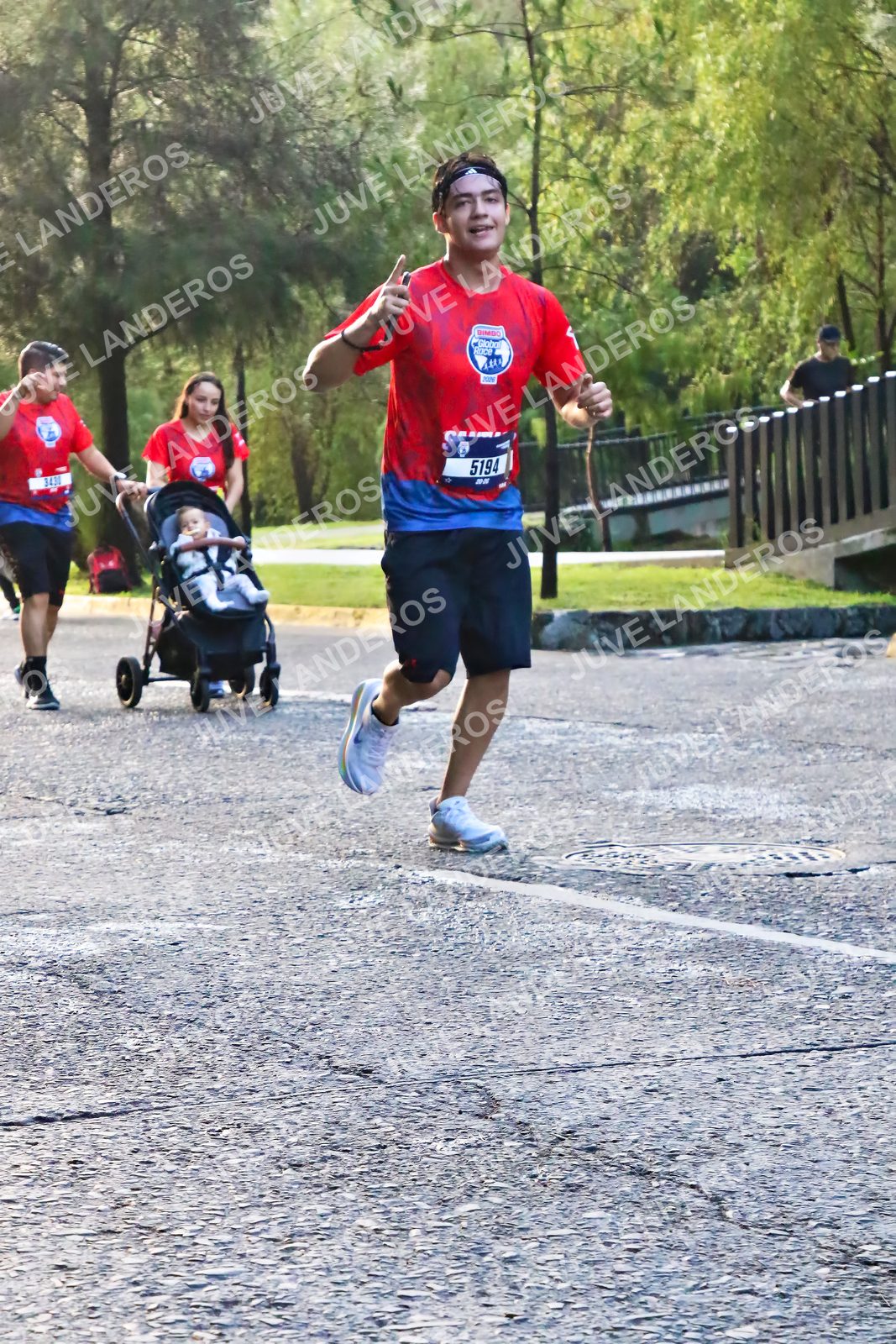 Foto de la CARRERA BIMBO GLOBAL RACE GUADALAJARA en Centro Comercial Andares, Blvd. Puerta de Hierro 4965, Zapopan a las 07:35 · dorsal 5194, 343