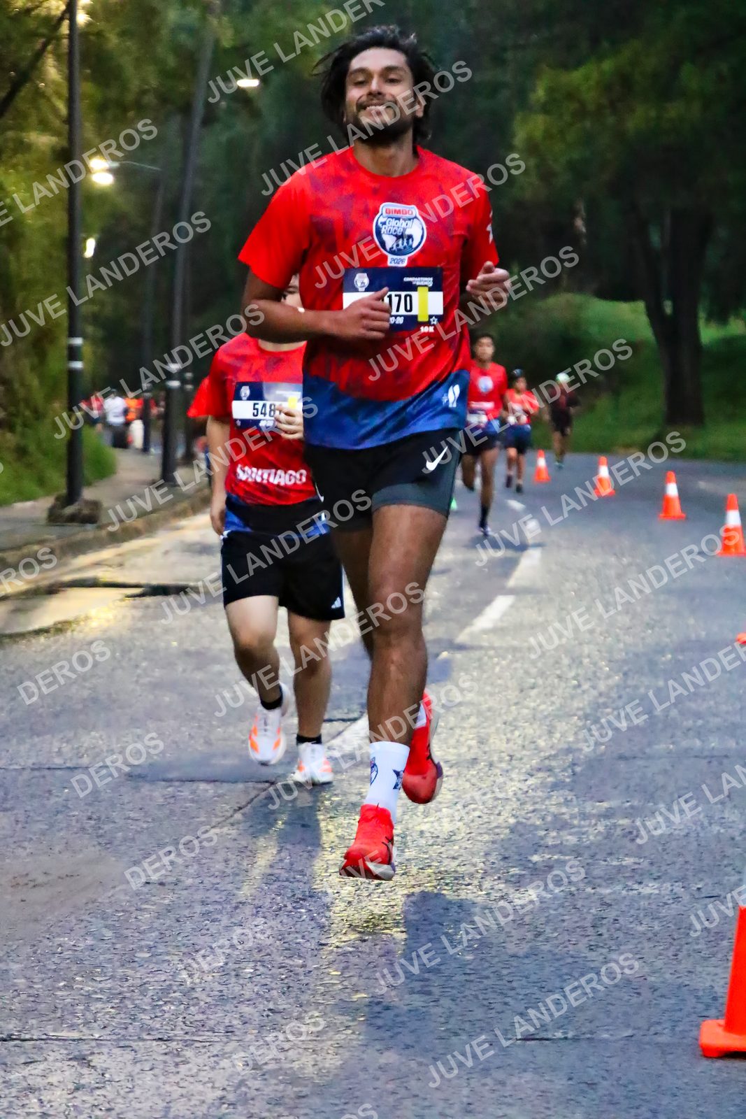 Foto de la CARRERA BIMBO GLOBAL RACE GUADALAJARA en Centro Comercial Andares, Blvd. Puerta de Hierro 4965, Zapopan a las 06:38 · dorsal 170, 548