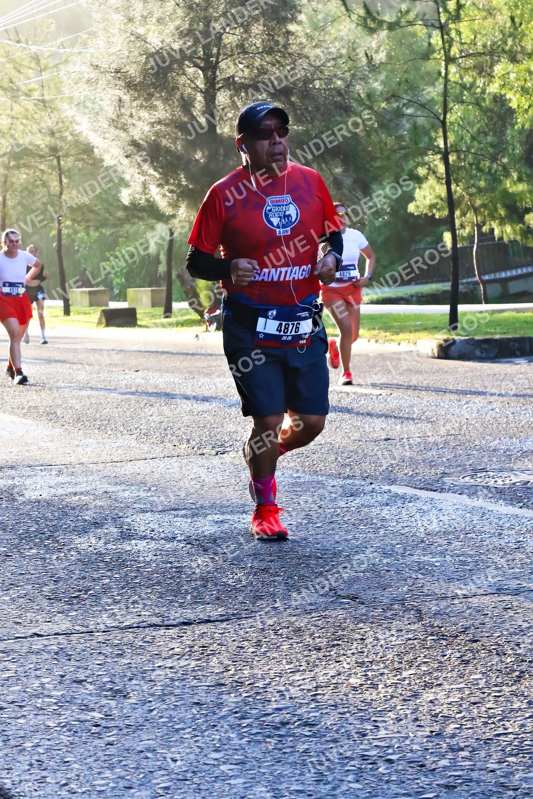 Foto de la CARRERA BIMBO GLOBAL RACE GUADALAJARA en Centro Comercial Andares, Blvd. Puerta de Hierro 4965, Zapopan a las 07:24 · dorsal 4876, 4825