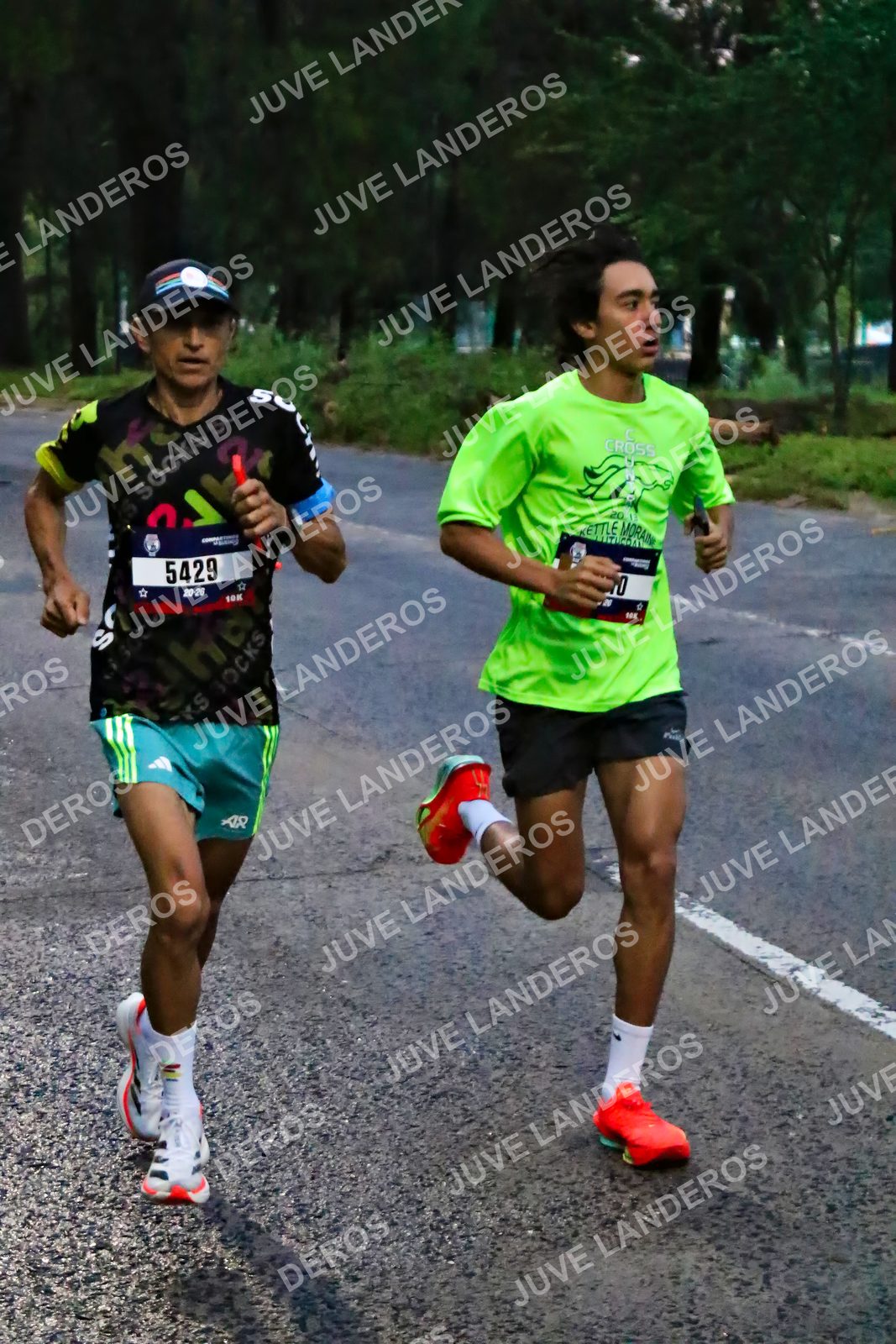 Foto de la CARRERA BIMBO GLOBAL RACE GUADALAJARA en Centro Comercial Andares, Blvd. Puerta de Hierro 4965, Zapopan a las 06:35 · dorsal 5429, 20