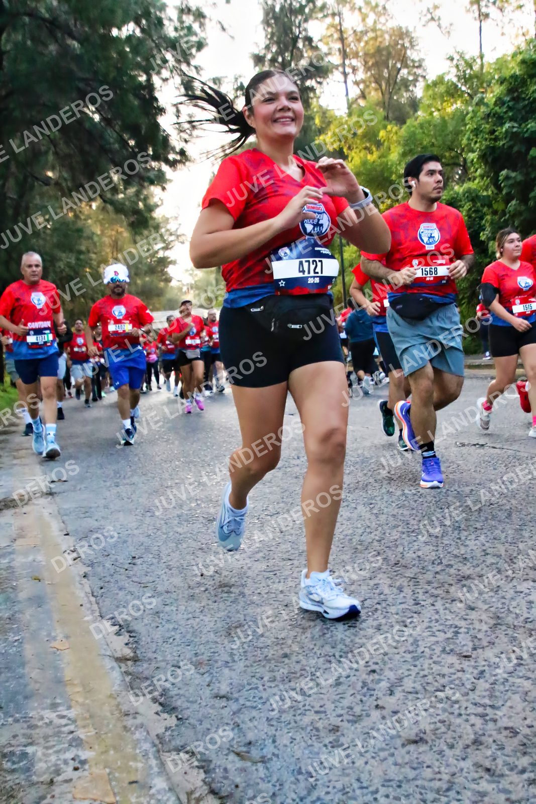 Foto de la CARRERA BIMBO GLOBAL RACE GUADALAJARA en Centro Comercial Andares, Blvd. Puerta de Hierro 4965, Zapopan a las 06:58 · dorsal 4727, 1568
