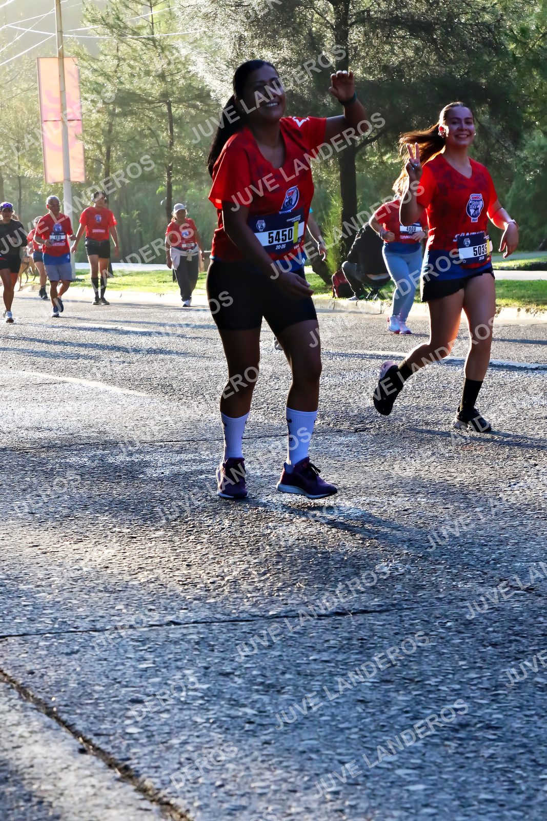 Foto de la CARRERA BIMBO GLOBAL RACE GUADALAJARA en Centro Comercial Andares, Blvd. Puerta de Hierro 4965, Zapopan a las 07:30 · dorsal 5450, 5035