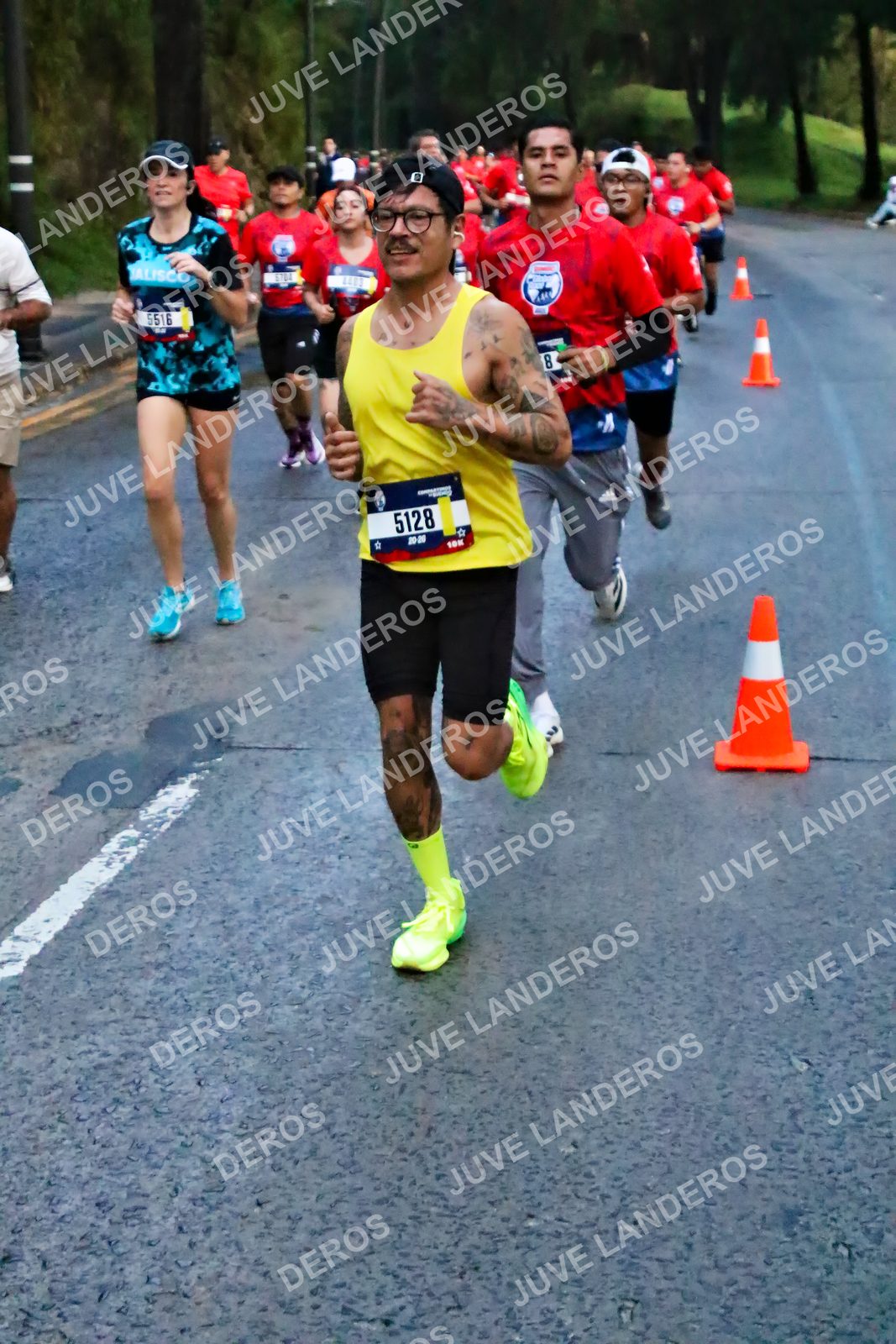 Foto de la CARRERA BIMBO GLOBAL RACE GUADALAJARA en Centro Comercial Andares, Blvd. Puerta de Hierro 4965, Zapopan a las 06:40 · dorsal 5516, 5128