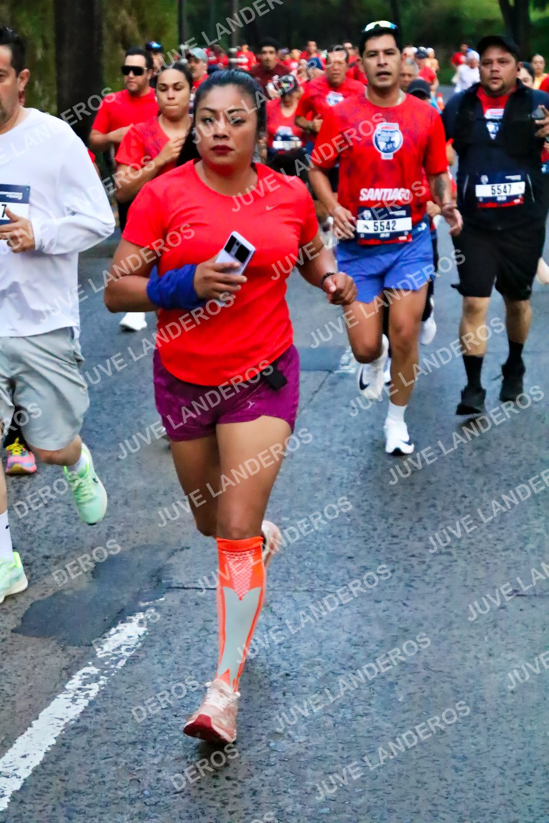 Foto de la CARRERA BIMBO GLOBAL RACE GUADALAJARA en Centro Comercial Andares, Blvd. Puerta de Hierro 4965, Zapopan a las 06:41 · dorsal 5542, 5547