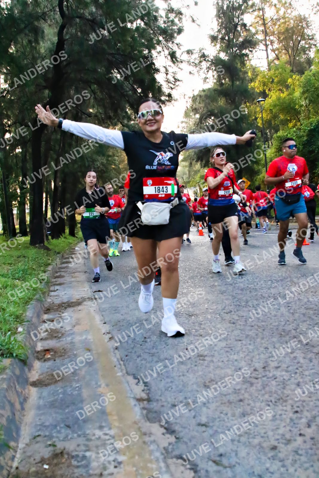 Foto de la CARRERA BIMBO GLOBAL RACE GUADALAJARA en Centro Comercial Andares, Blvd. Puerta de Hierro 4965, Zapopan a las 06:58 · dorsal 1843, 2500, 221