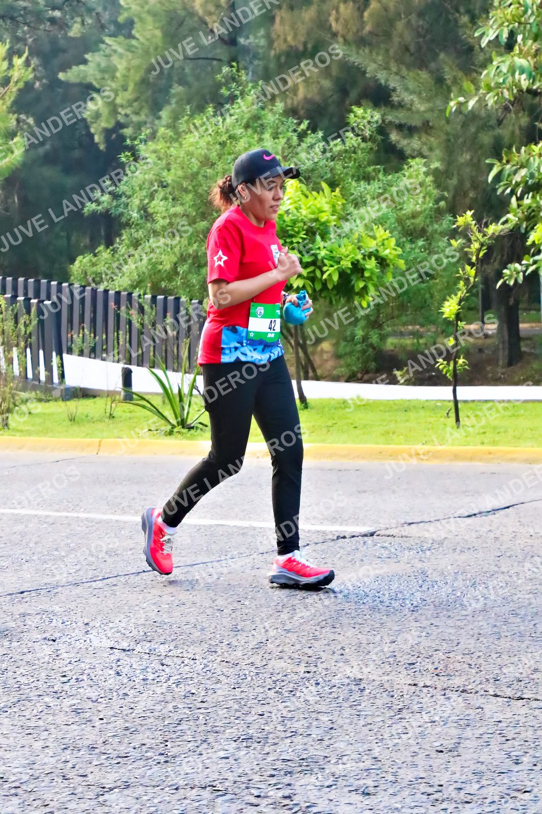 Foto de la CARRERA BIMBO GLOBAL RACE GUADALAJARA en Centro Comercial Andares, Blvd. Puerta de Hierro 4965, Zapopan a las 07:42 · dorsal 42