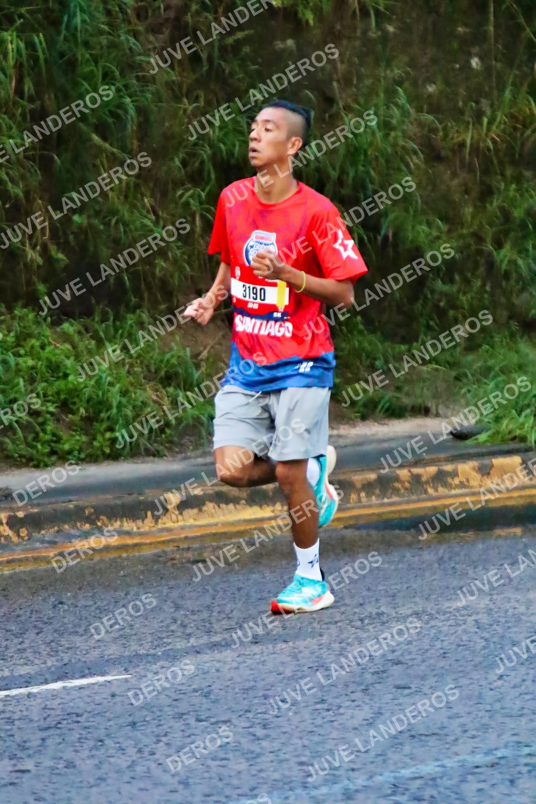 Foto de la CARRERA BIMBO GLOBAL RACE GUADALAJARA en Centro Comercial Andares, Blvd. Puerta de Hierro 4965, Zapopan a las 04:54 · dorsal 3190