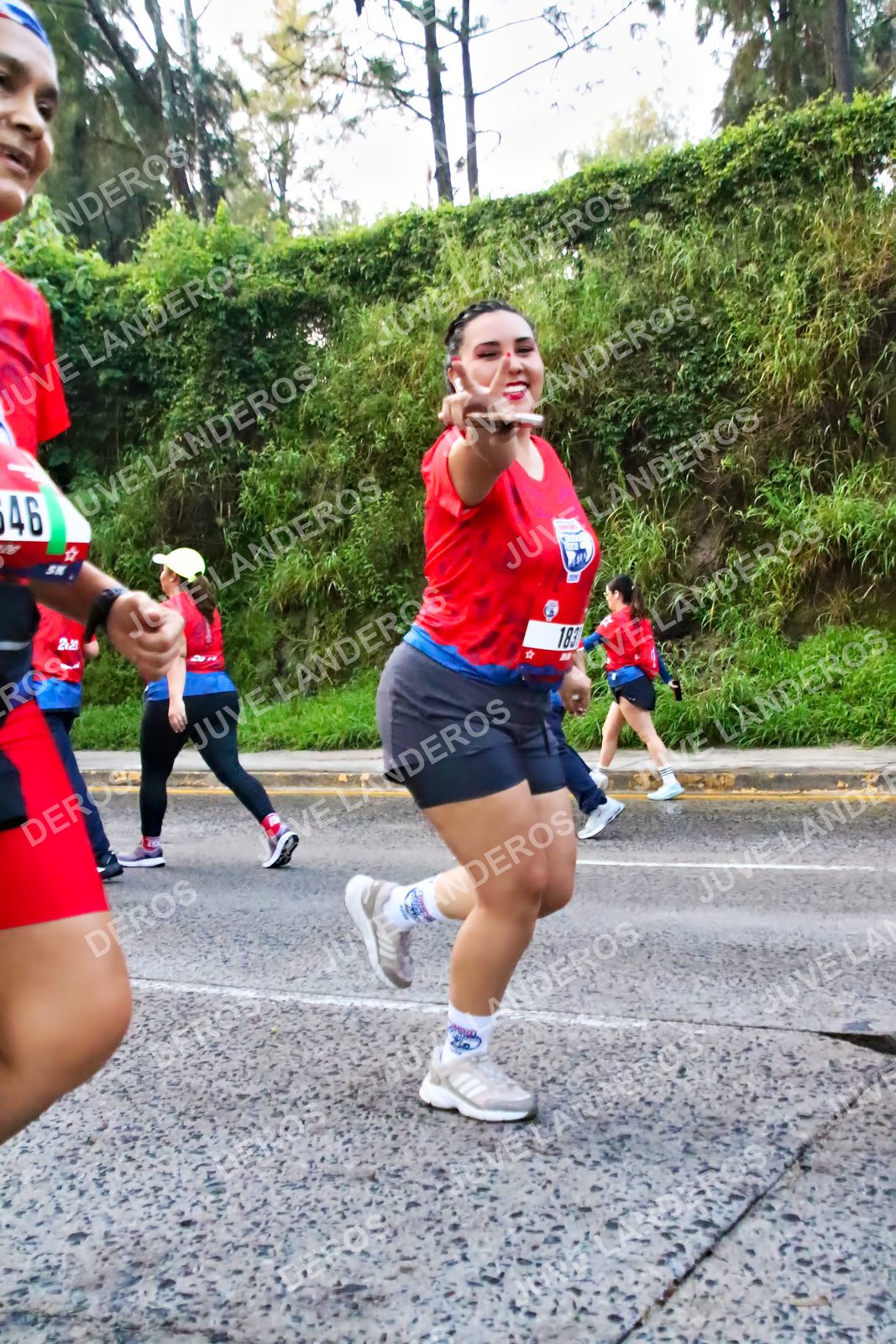 Foto de la CARRERA BIMBO GLOBAL RACE GUADALAJARA en Centro Comercial Andares, Blvd. Puerta de Hierro 4965, Zapopan a las 07:03 · dorsal 183, 46