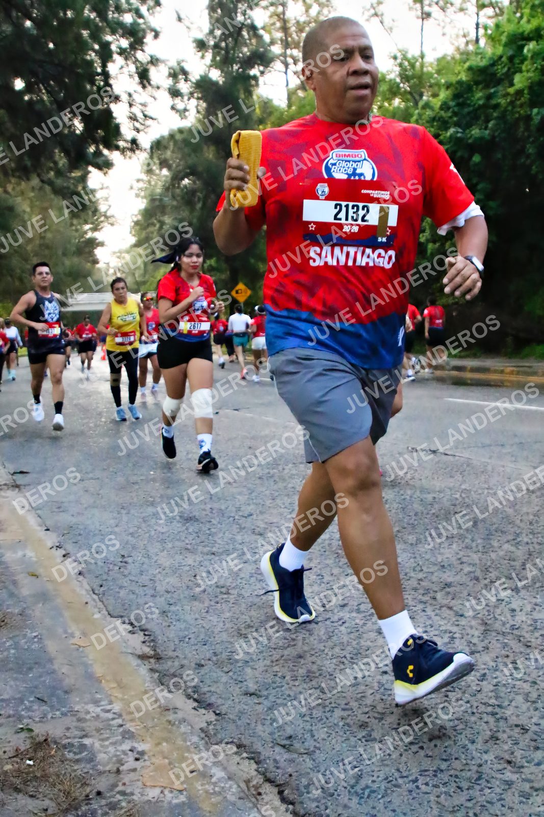 Foto de la CARRERA BIMBO GLOBAL RACE GUADALAJARA en Centro Comercial Andares, Blvd. Puerta de Hierro 4965, Zapopan a las 06:55 · dorsal 2132, 2617