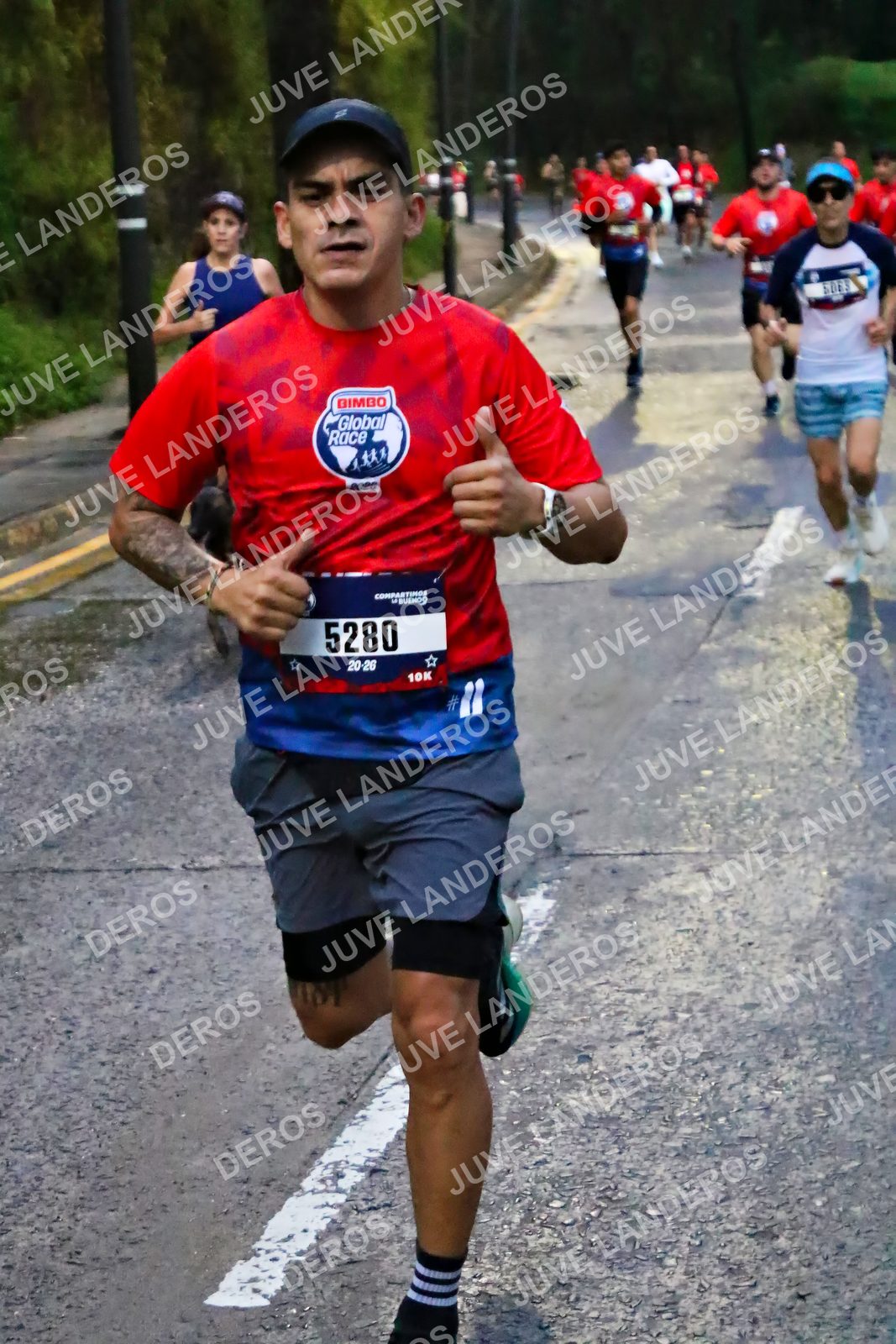 Foto de la CARRERA BIMBO GLOBAL RACE GUADALAJARA en Centro Comercial Andares, Blvd. Puerta de Hierro 4965, Zapopan a las 06:37 · dorsal 5280
