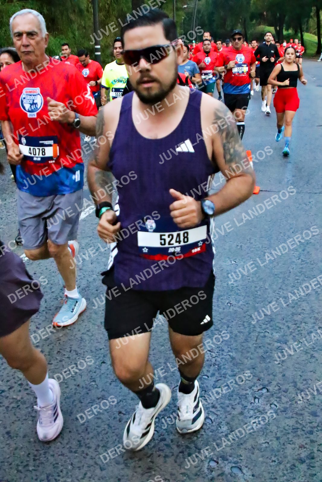 Foto de la CARRERA BIMBO GLOBAL RACE GUADALAJARA en Centro Comercial Andares, Blvd. Puerta de Hierro 4965, Zapopan a las 04:48 · dorsal 4078, 5248, 5581, 5534